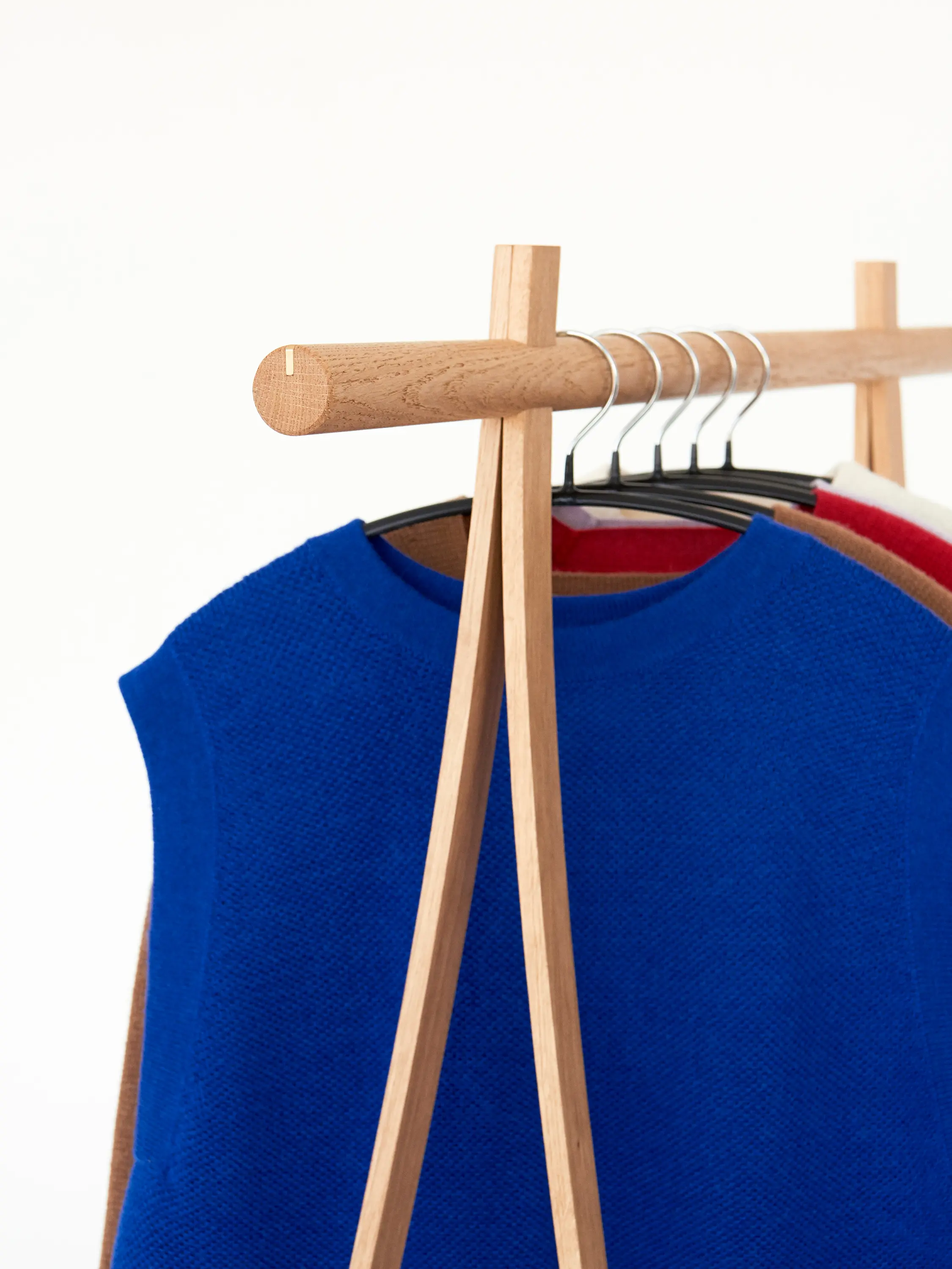 Made by Hand - Coat Stand Ash 100