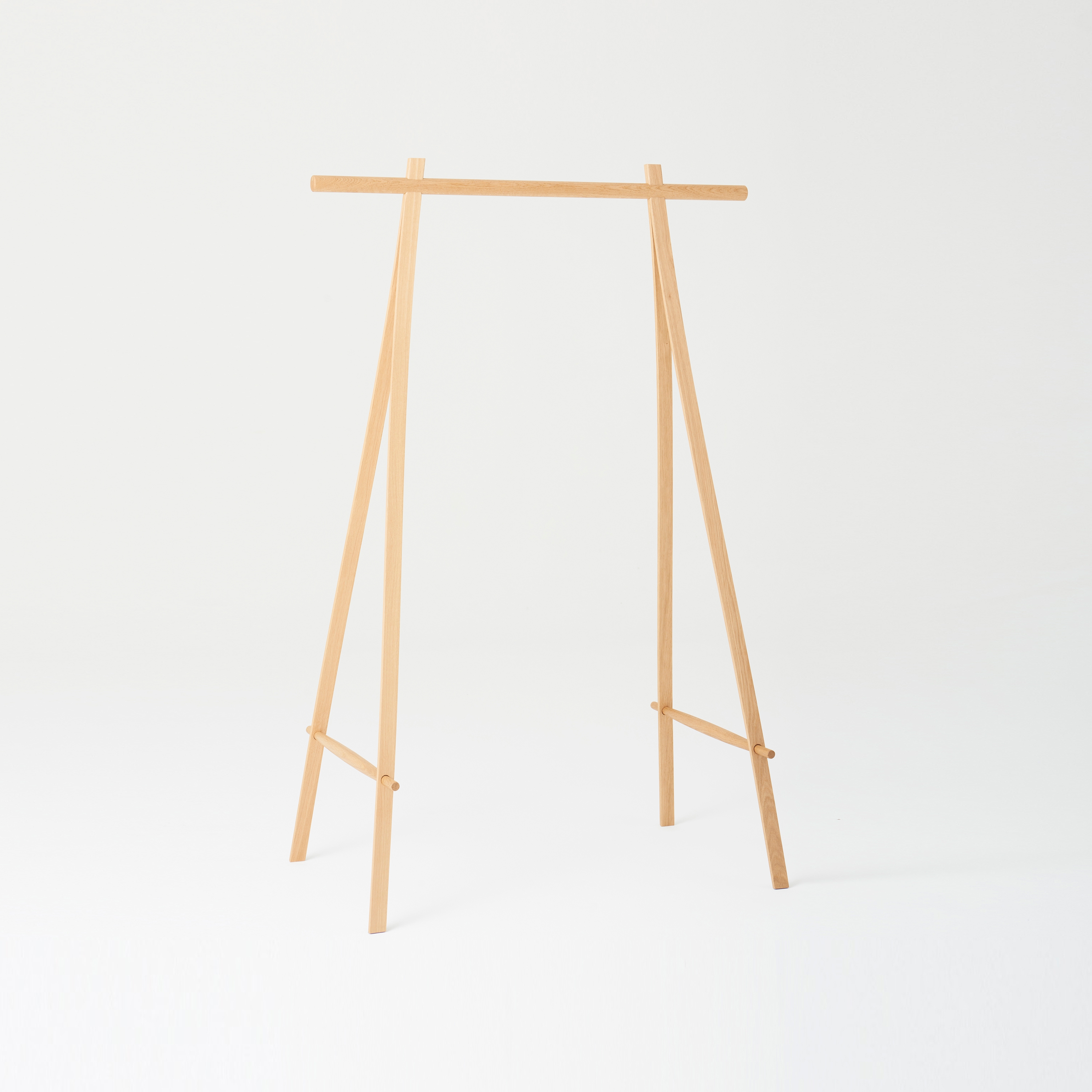 Produkt Coat Stand Oak 100 des Herstellers Made by Hand anzeigen
