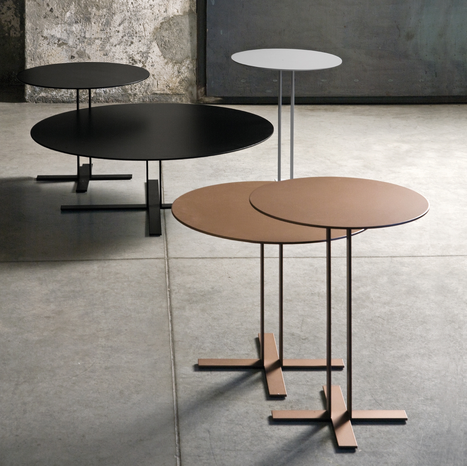 Display product Più | Low Table from manufacturer Saba Italia