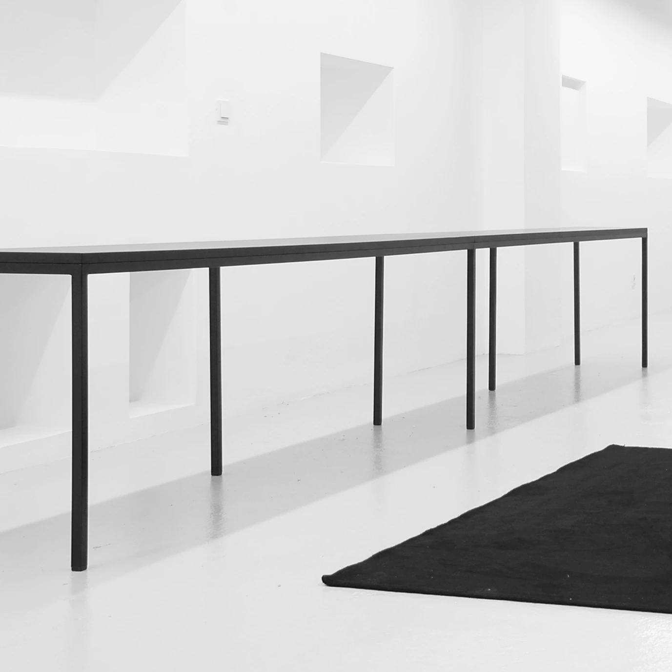 KRIZ TABLE