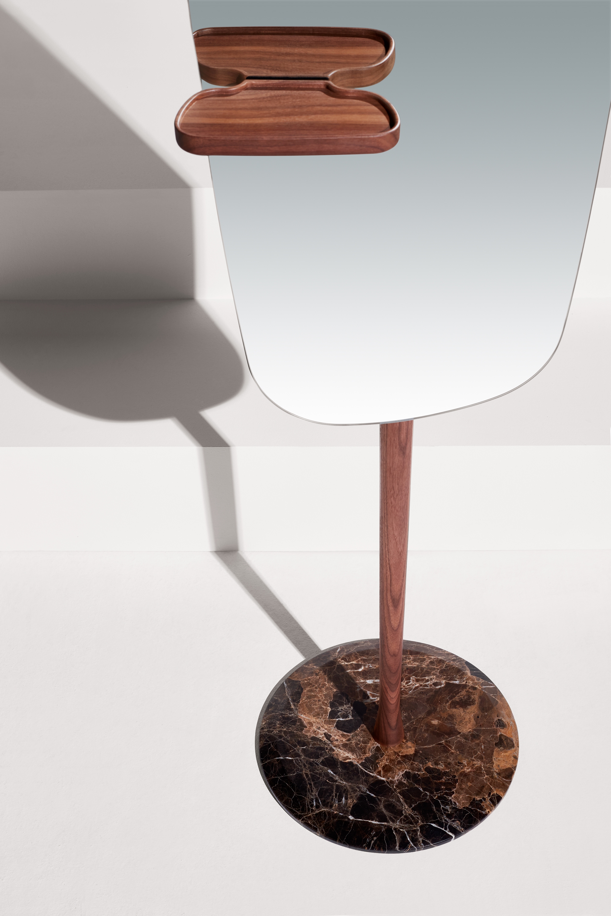 Momentos Floor Mirror