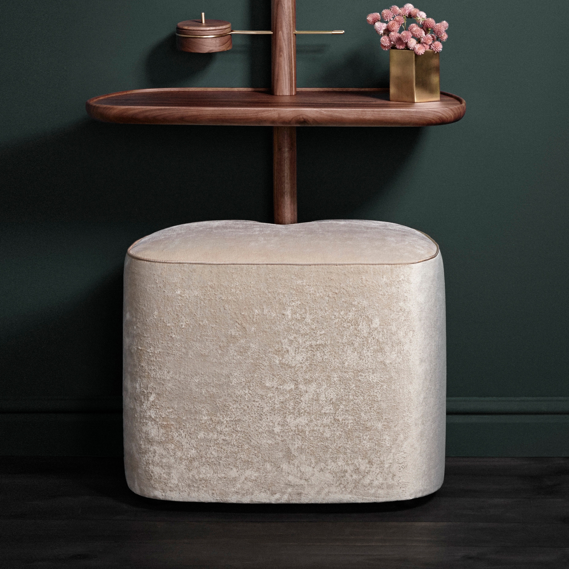 Momentos Pouf sesame cream velvet