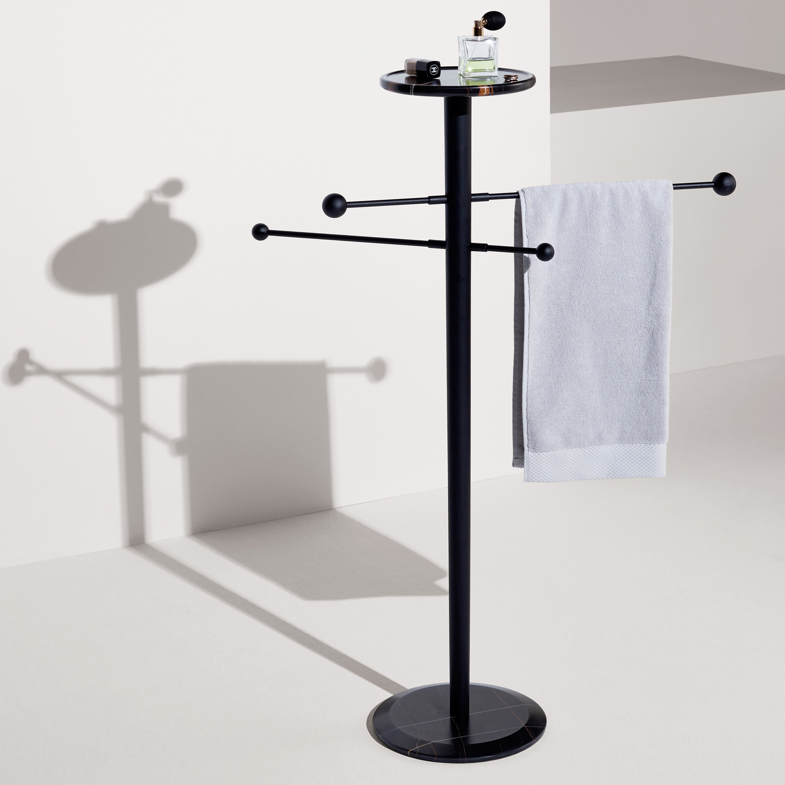 Momentos Towel Stand