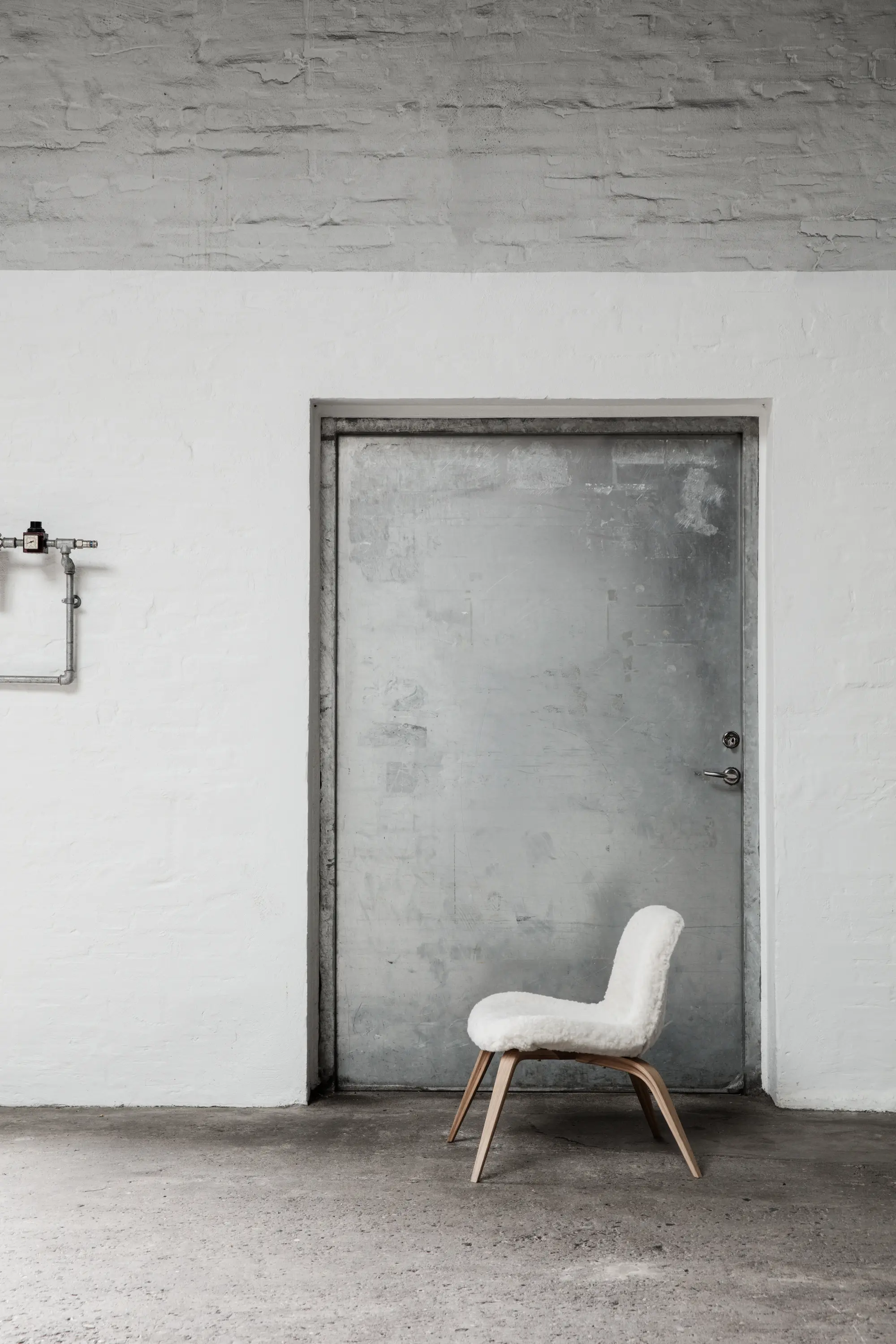 NORR11 - Goose Lounge Chair, Dark Stained / Sheepskin: Off White