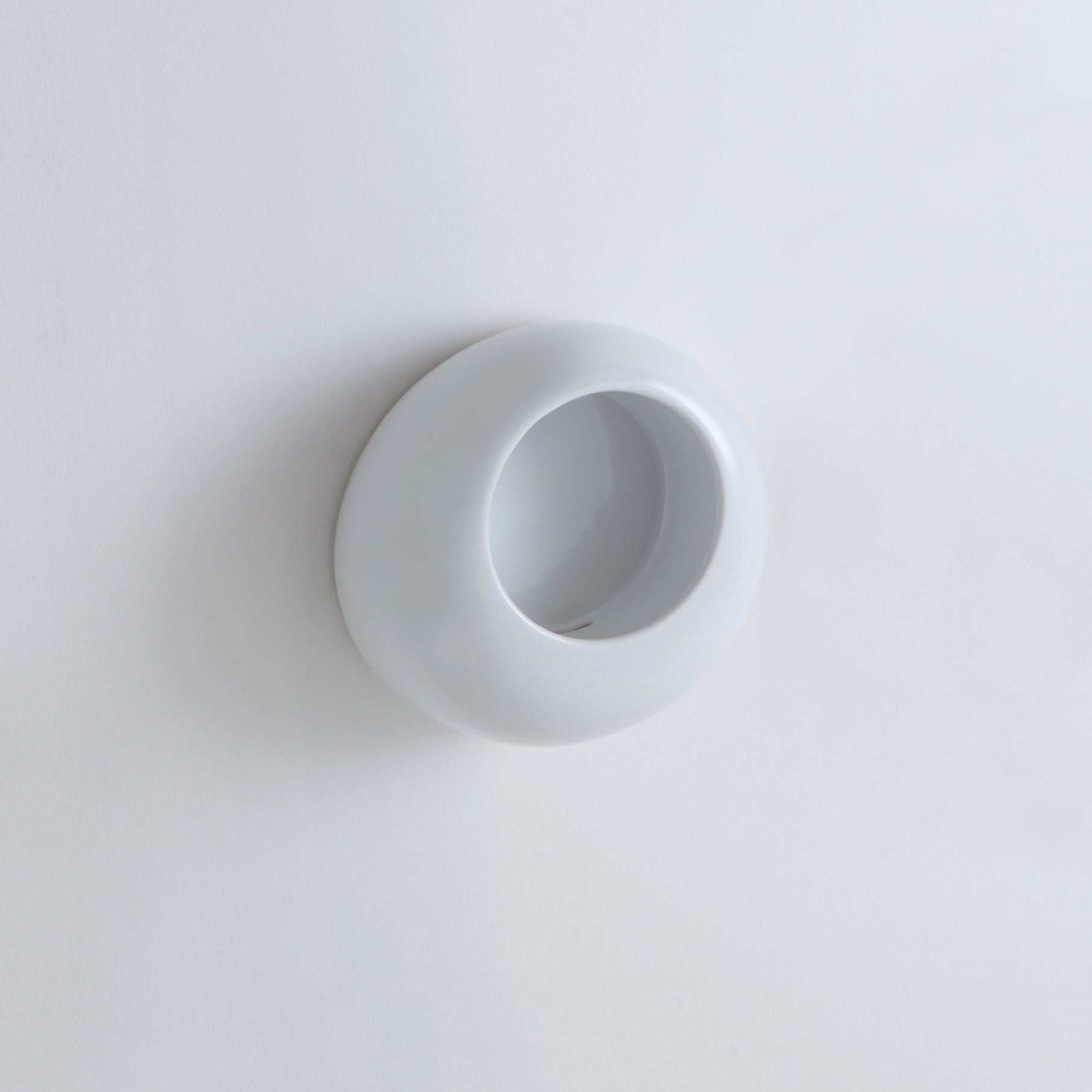 Vertoon produk Orinatoi Mini Ball wall hung urinal van vervaardiger Ceramica Cielo