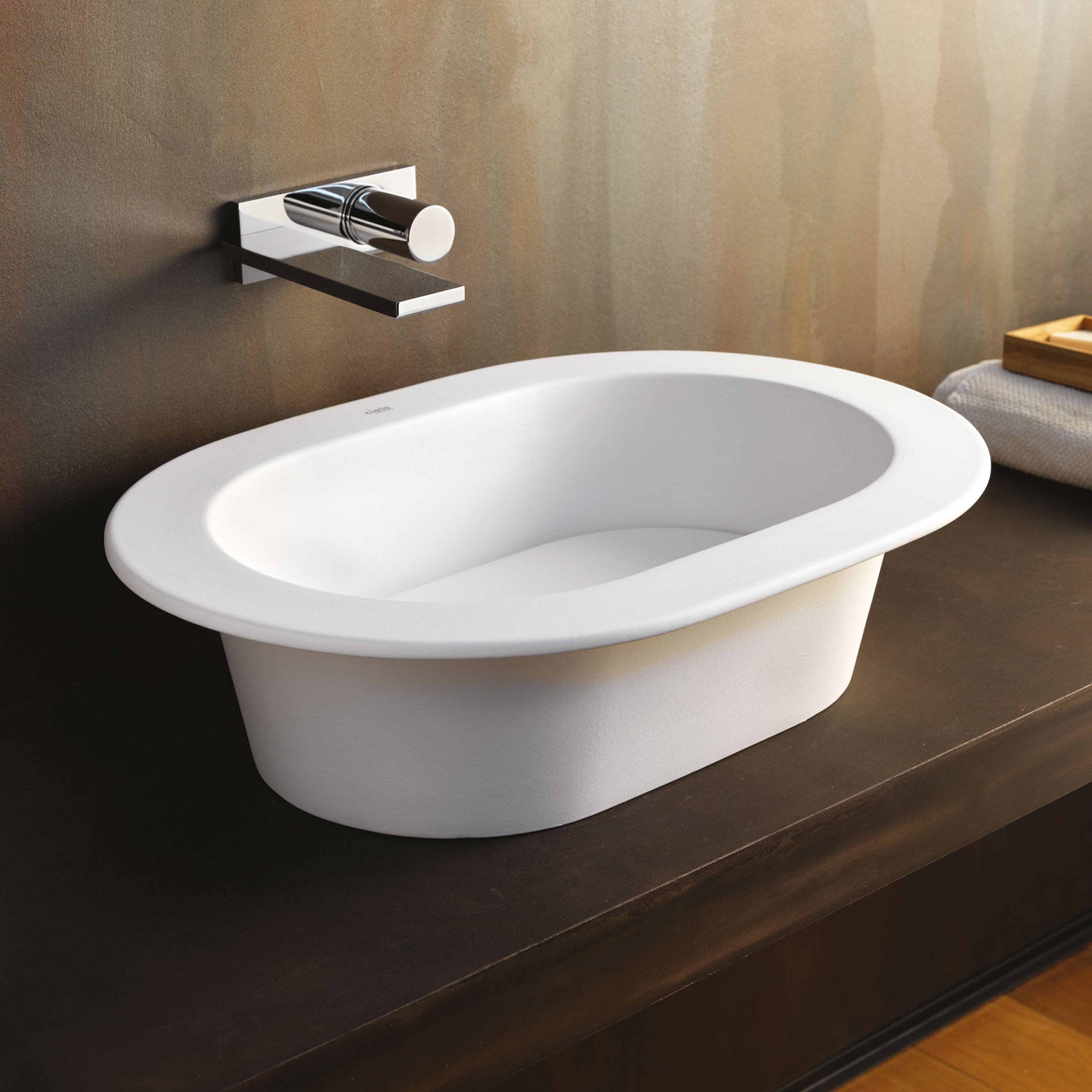 Mostra il prodotto Lavabo da appoggio Amedeo Ovale del produttore Ceramica Cielo