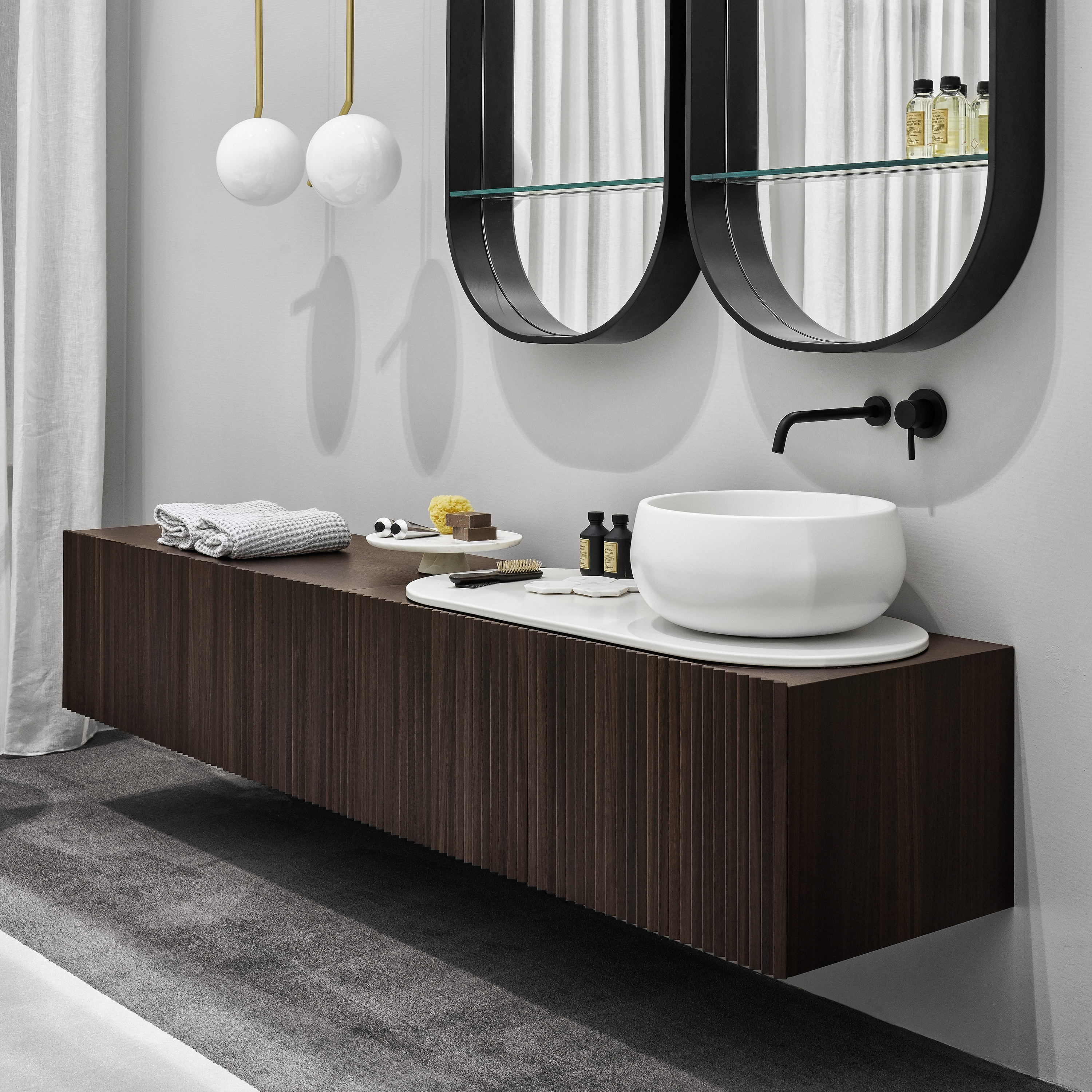 Produkt Delfo washbasin on cabinet in triangular strips des Herstellers Ceramica Cielo anzeigen