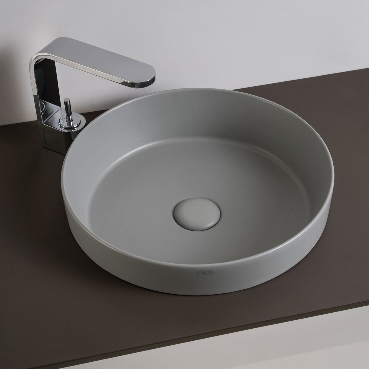 Afficher le produit Enjoy semi-recessed washbasin du fabricant Ceramica Cielo