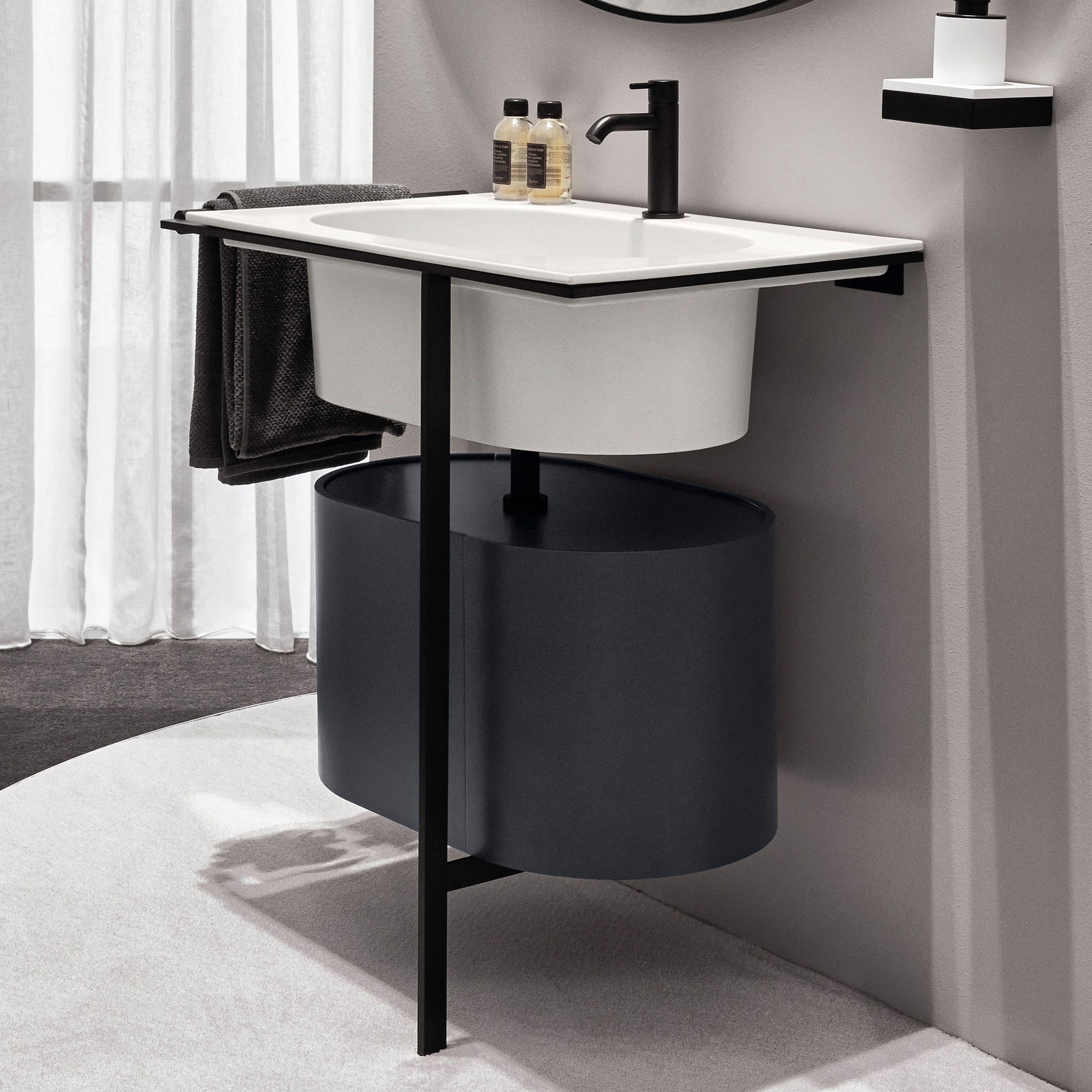 Mostra il prodotto Kyros lavabo su struttura del produttore Ceramica Cielo