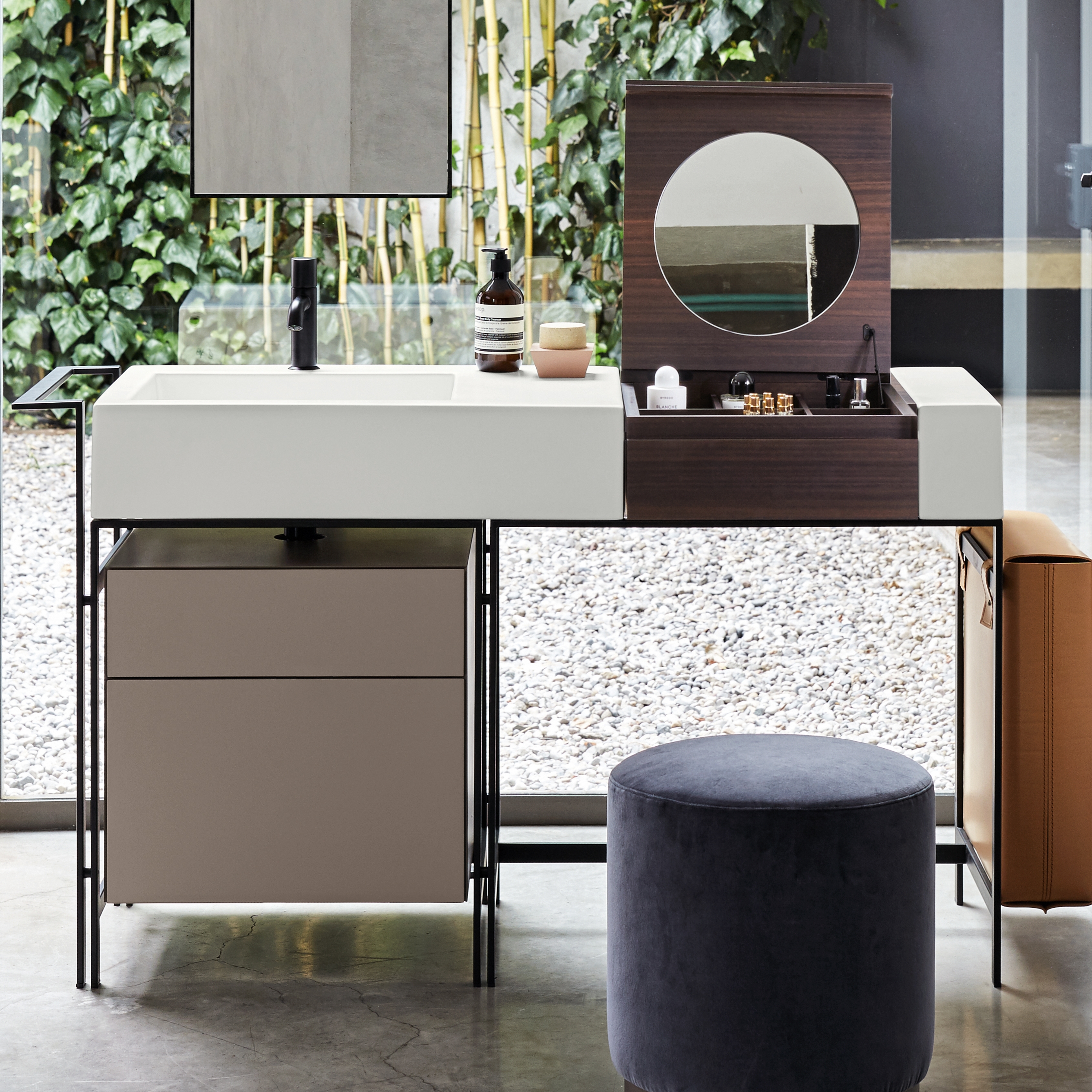 Produkt Narciso Vanity washbasin with cabinet des Herstellers Ceramica Cielo anzeigen