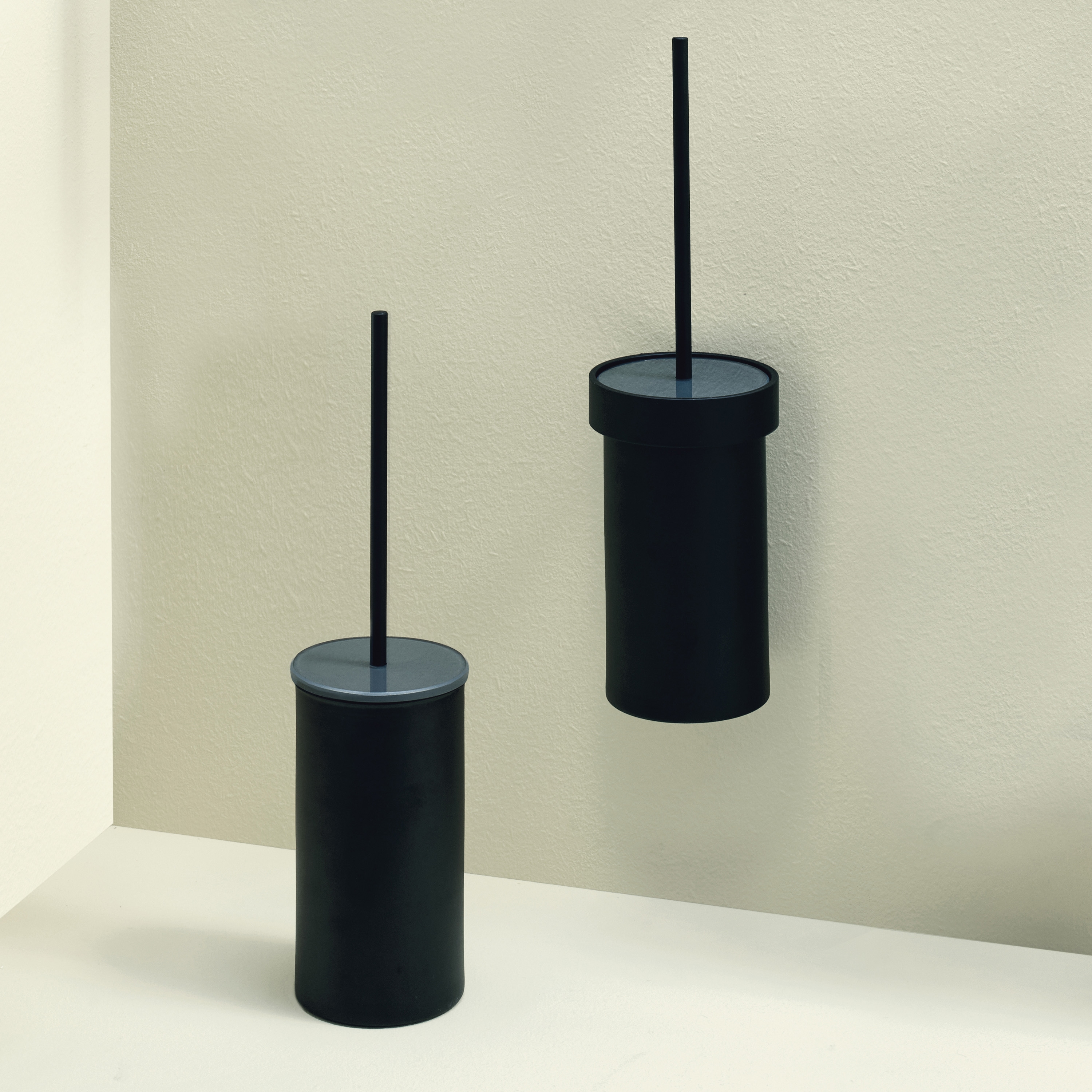 Display product Accessories and furnishings toilet brushes from manufacturer Ceramica Cielo
