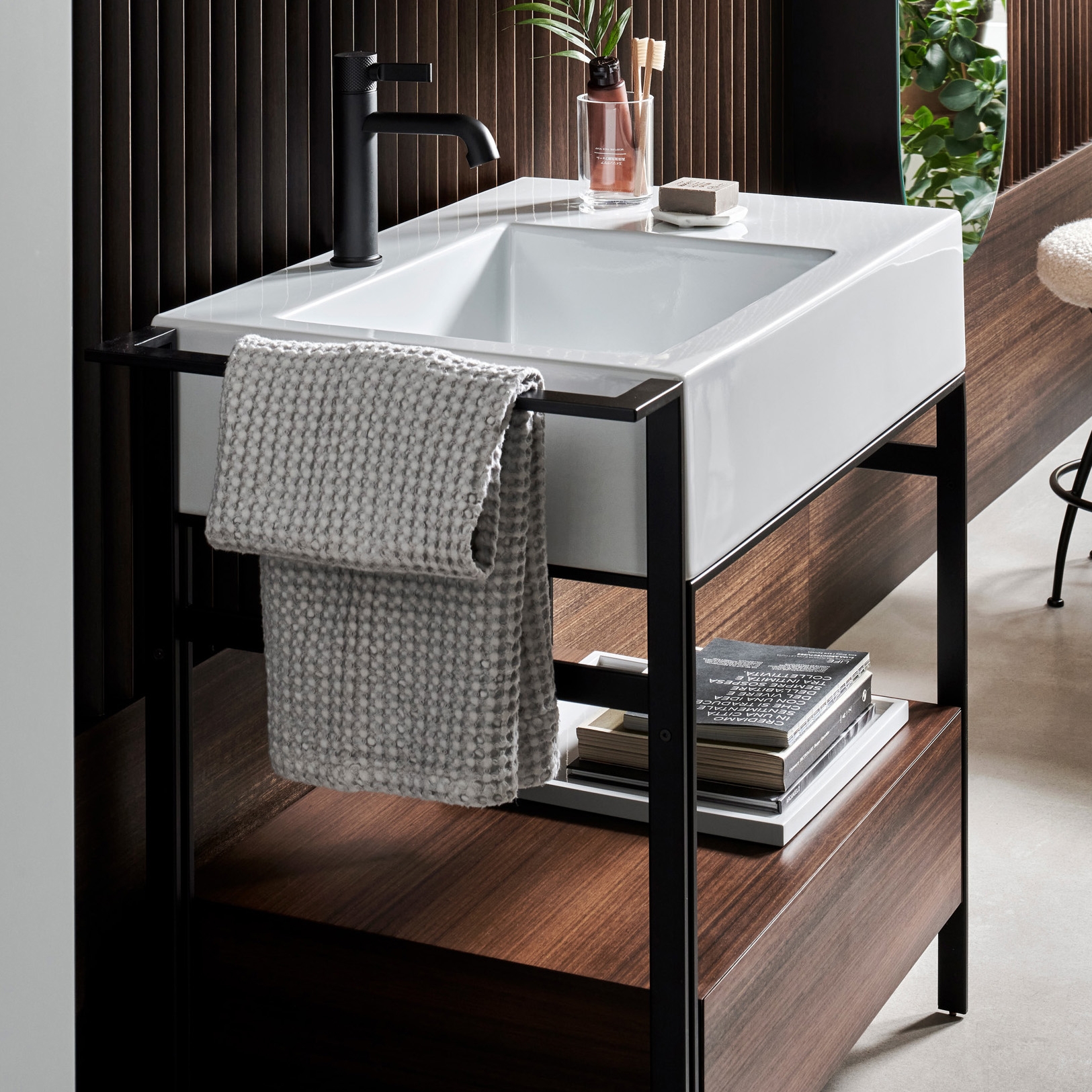 Narciso mini lavabo su struttura