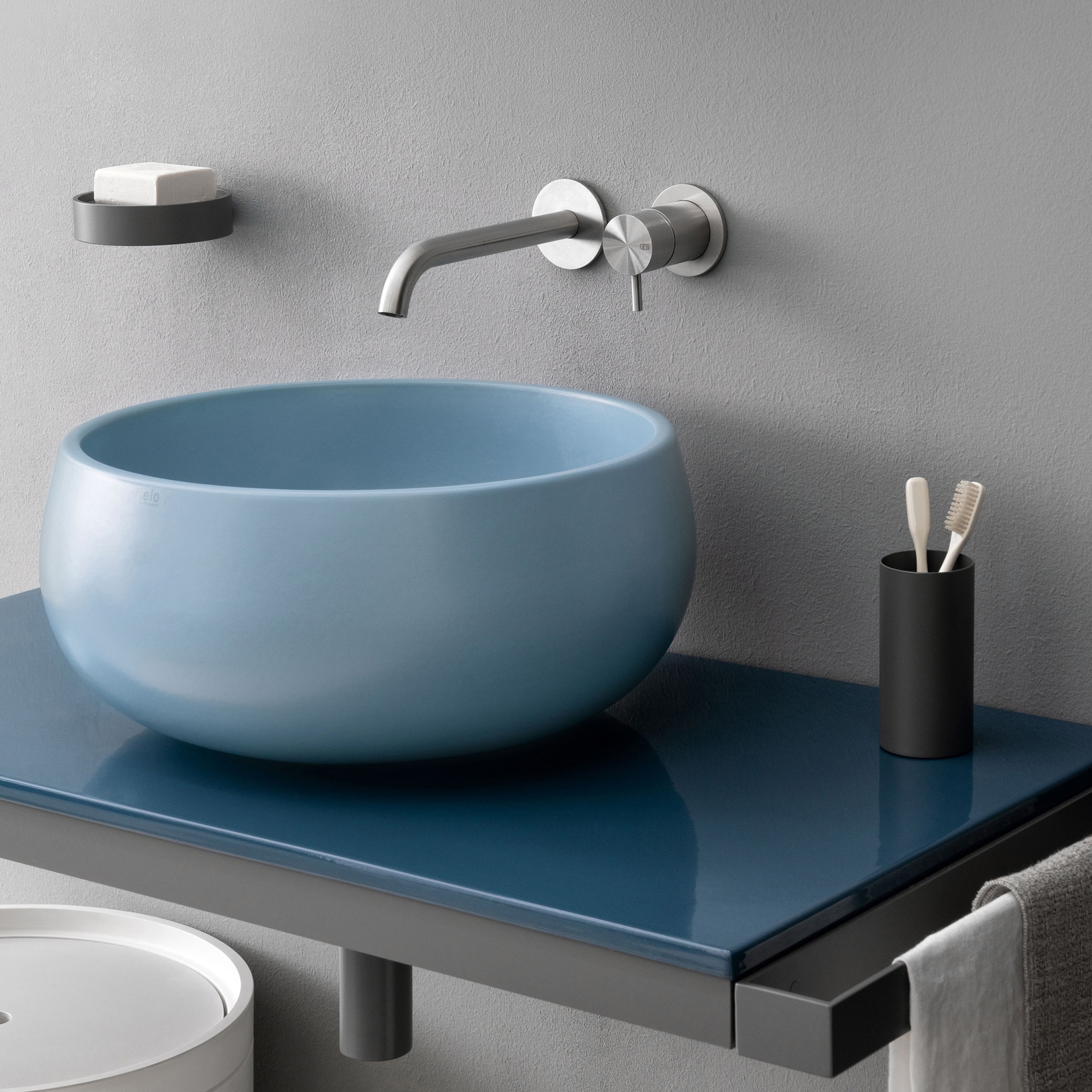 Mostrar el producto Multiplo washbasin on countertop del fabricante Ceramica Cielo