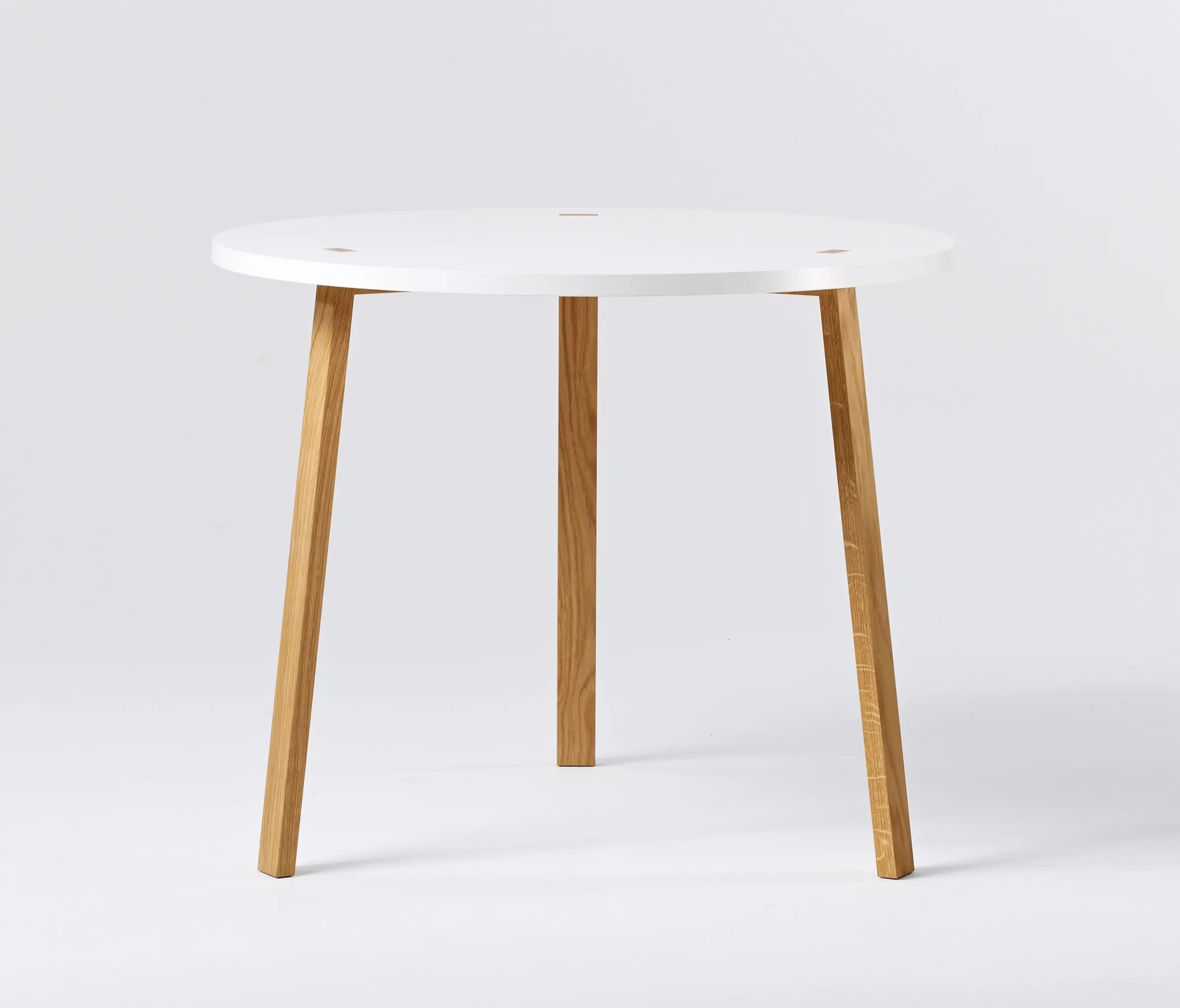 A2 designers AB - Happy Table