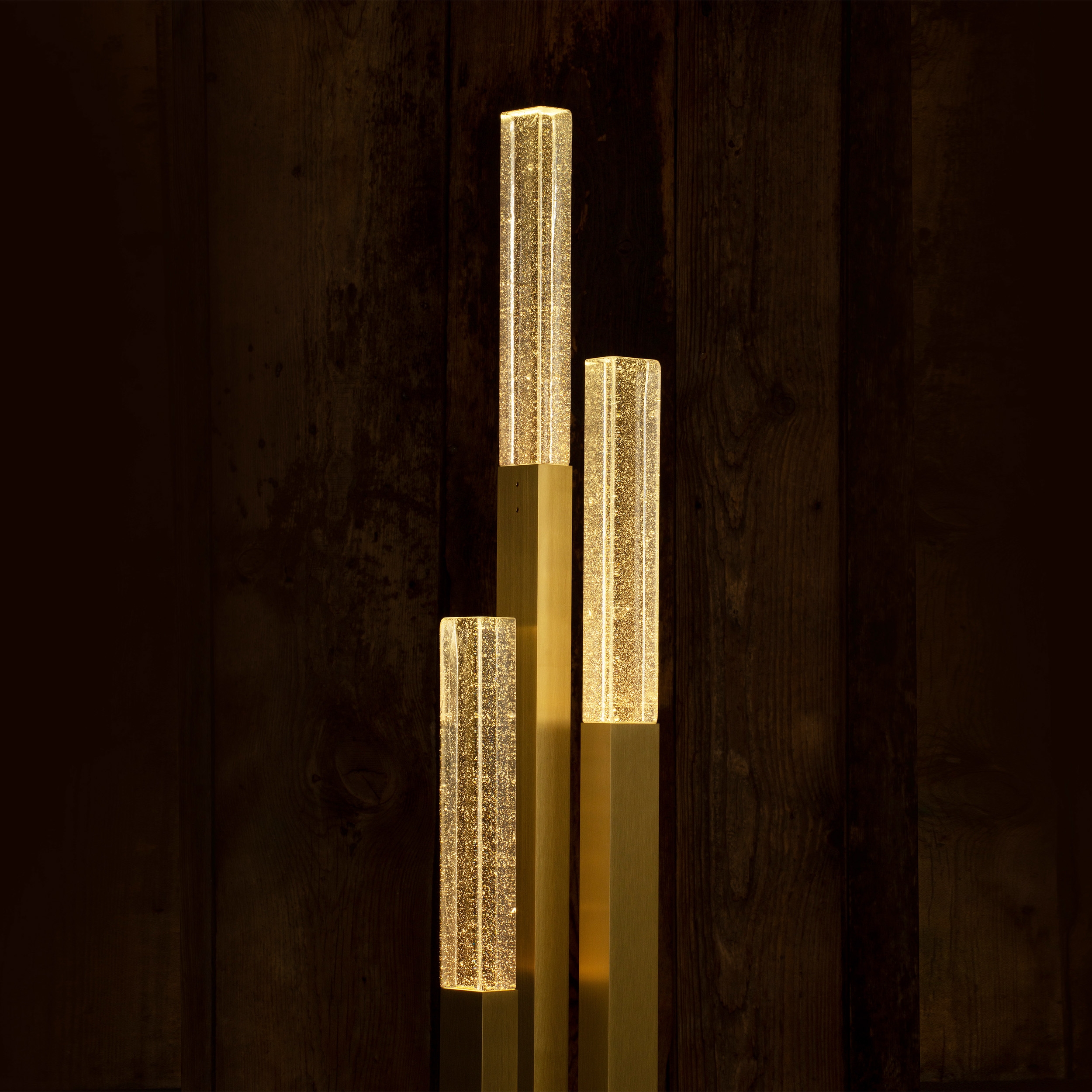 Display product STÈLE – floor light from manufacturer MASSIFCENTRAL