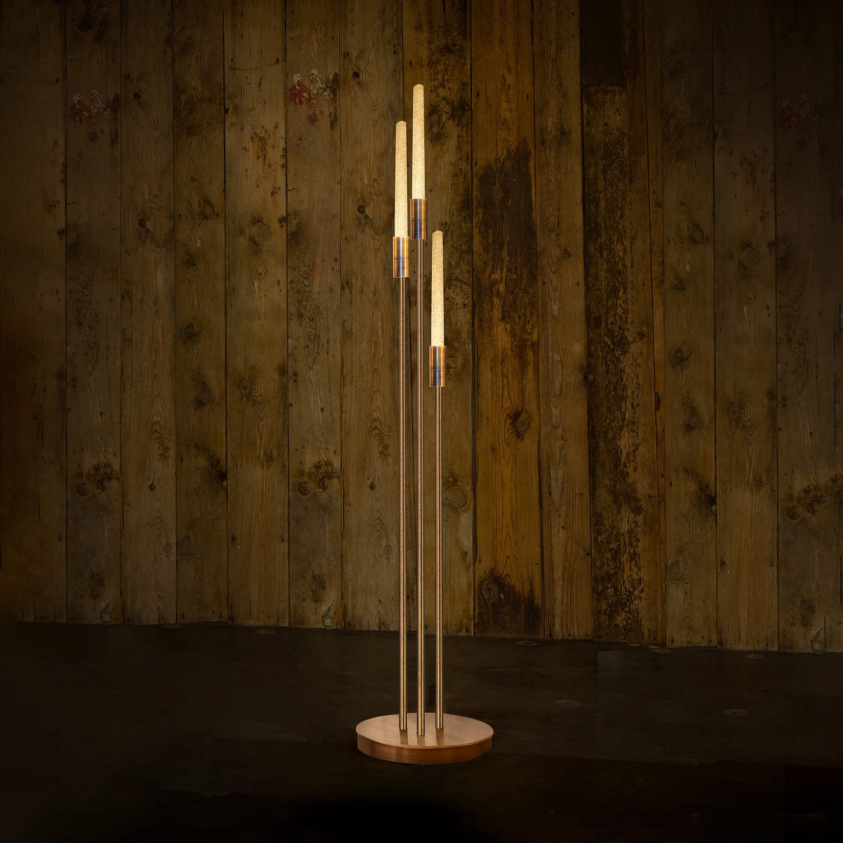 Mostra il prodotto STÈLE PISTON - floor light del produttore MASSIFCENTRAL