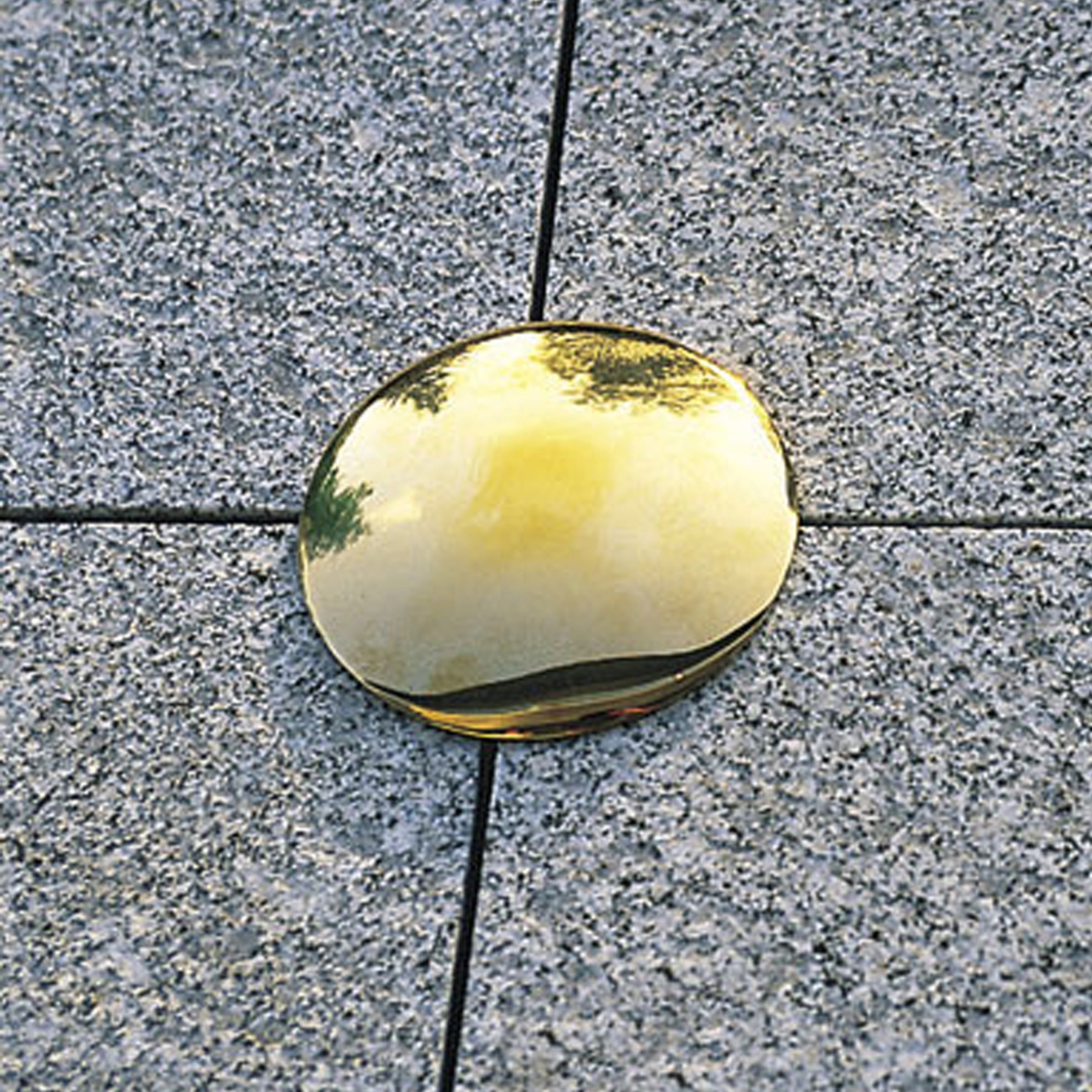 Display product Stud bronze from manufacturer Concept Urbain