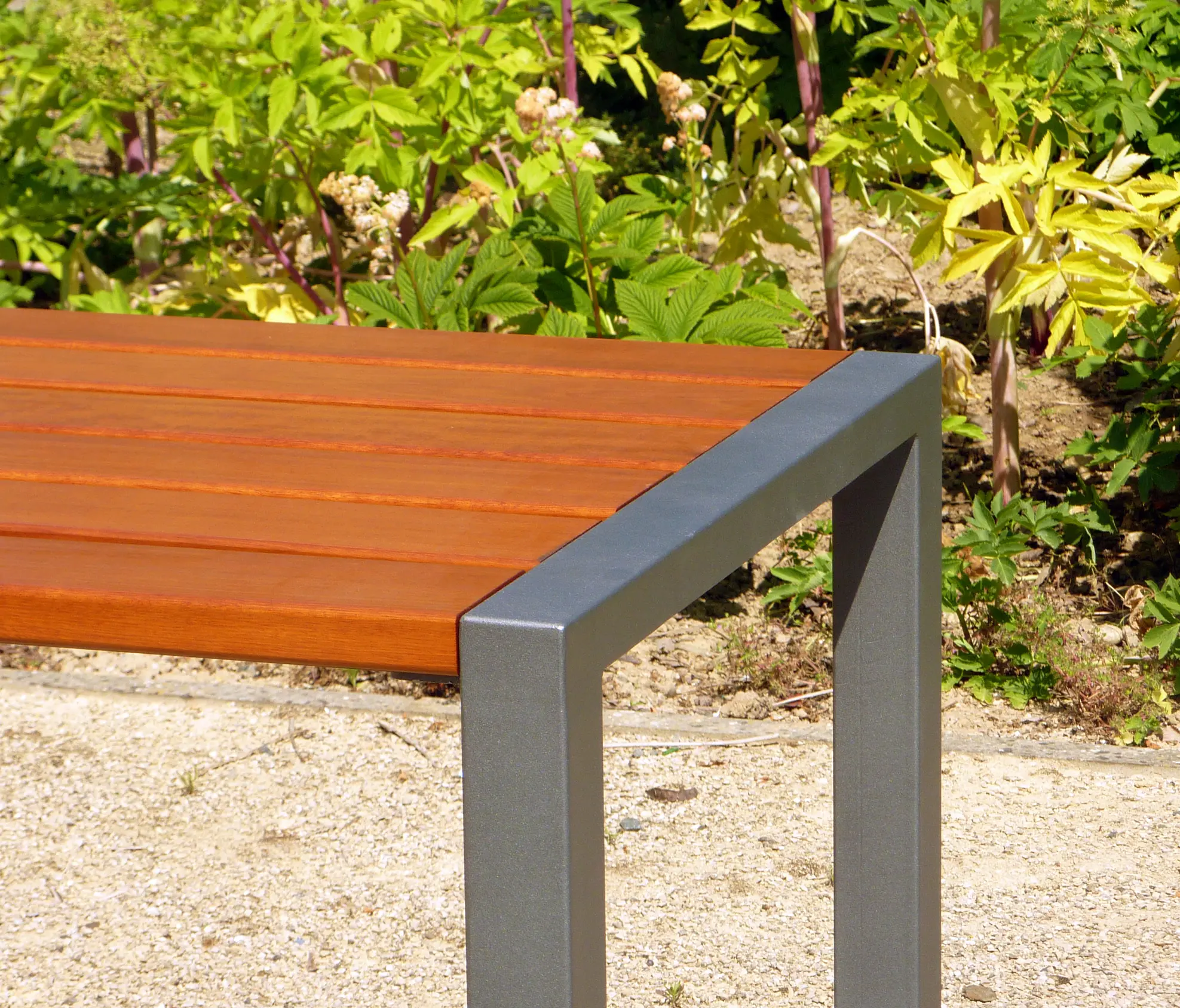 Concept Urbain - Basic table and backless bench