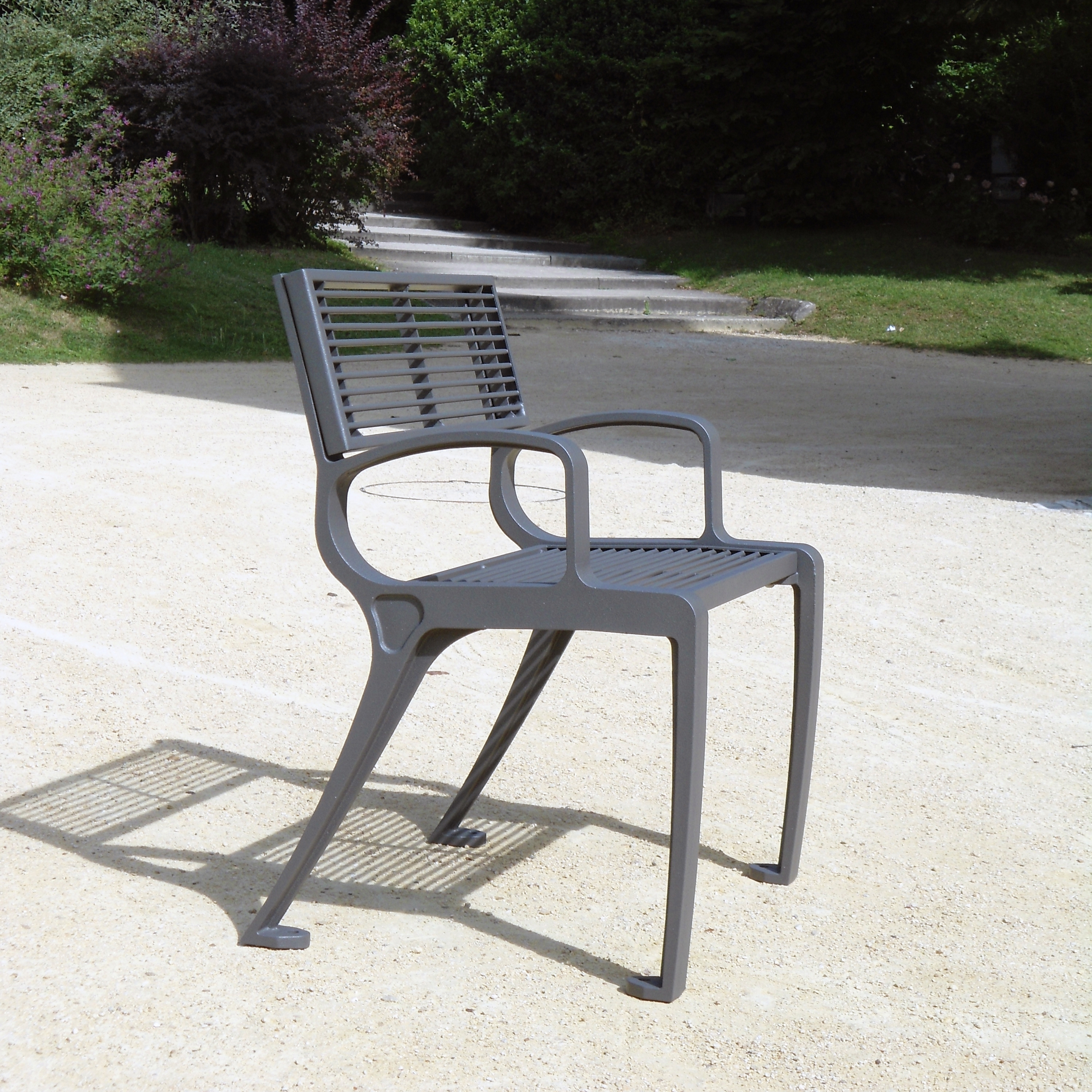 Display product Basic armchair mesh from manufacturer Concept Urbain