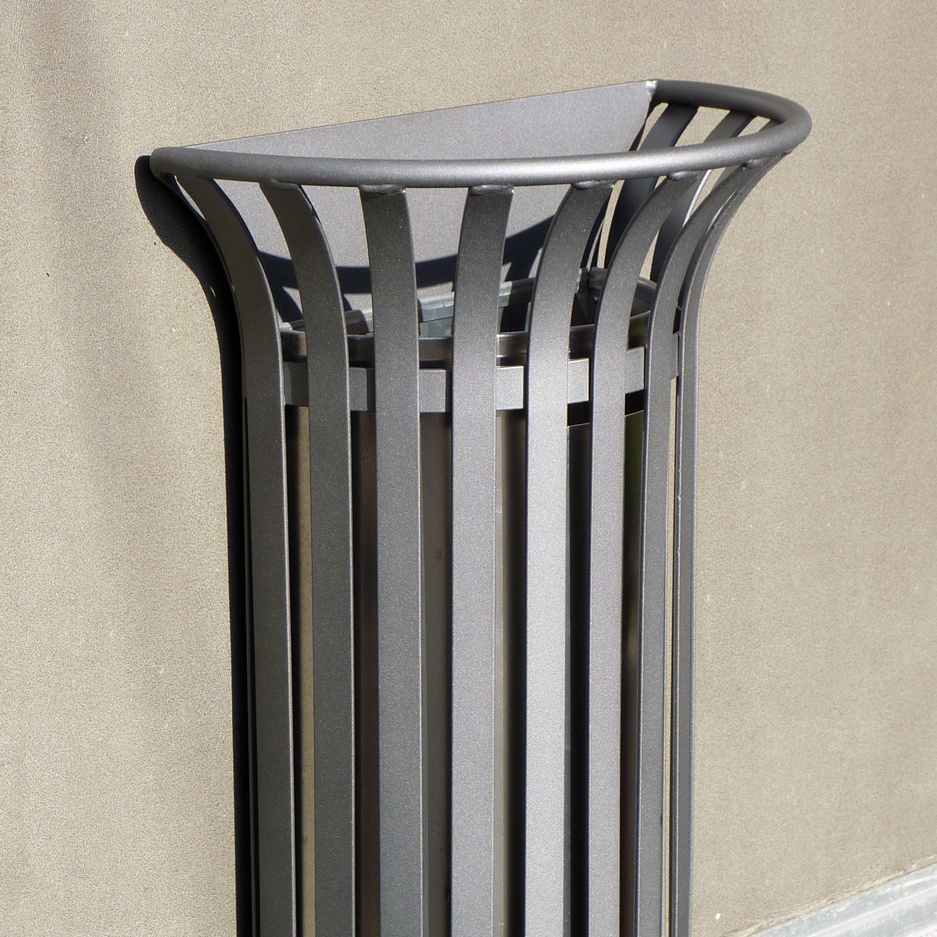 Produkt Basic 1/2 litter bin 2 des Herstellers Concept Urbain anzeigen