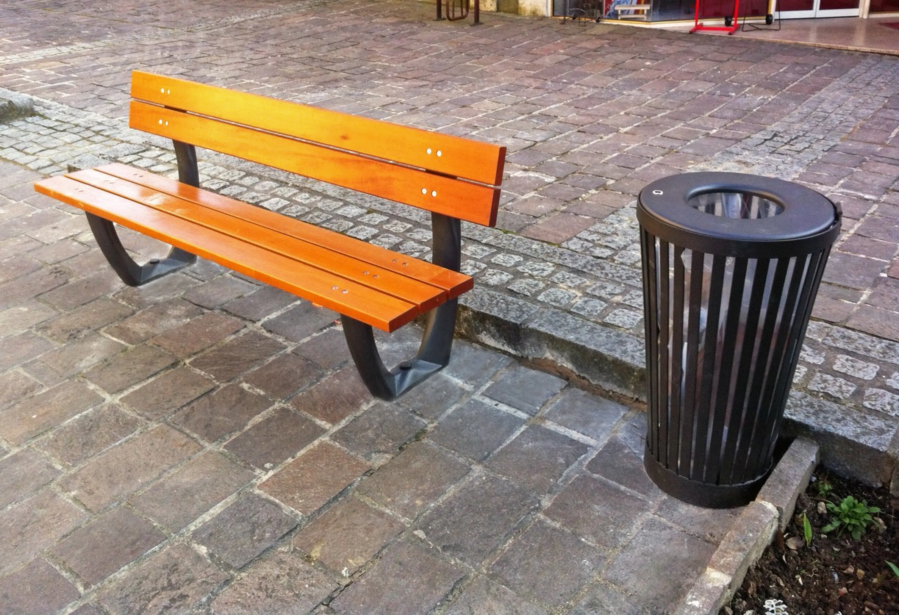 Concept Urbain - Delta wooden bench