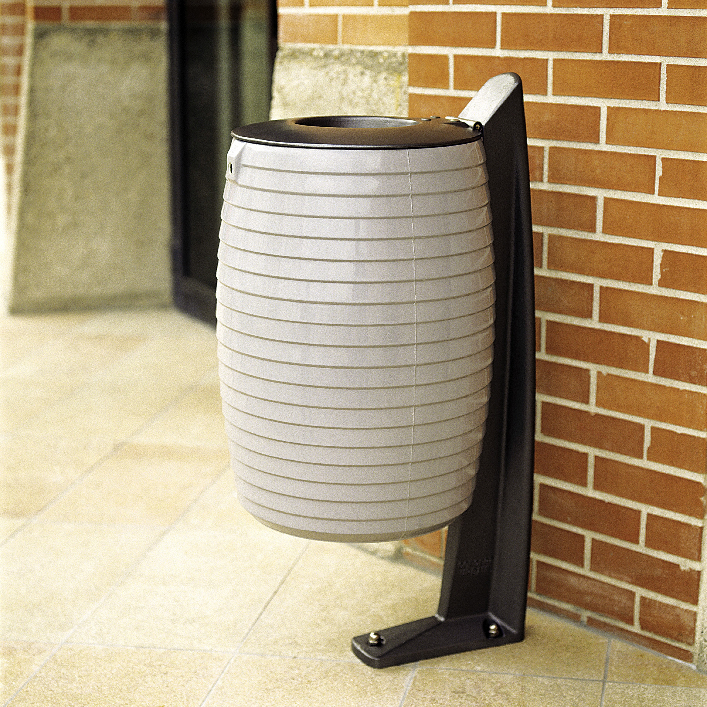 Display product Delta litter bin 60L from manufacturer Concept Urbain
