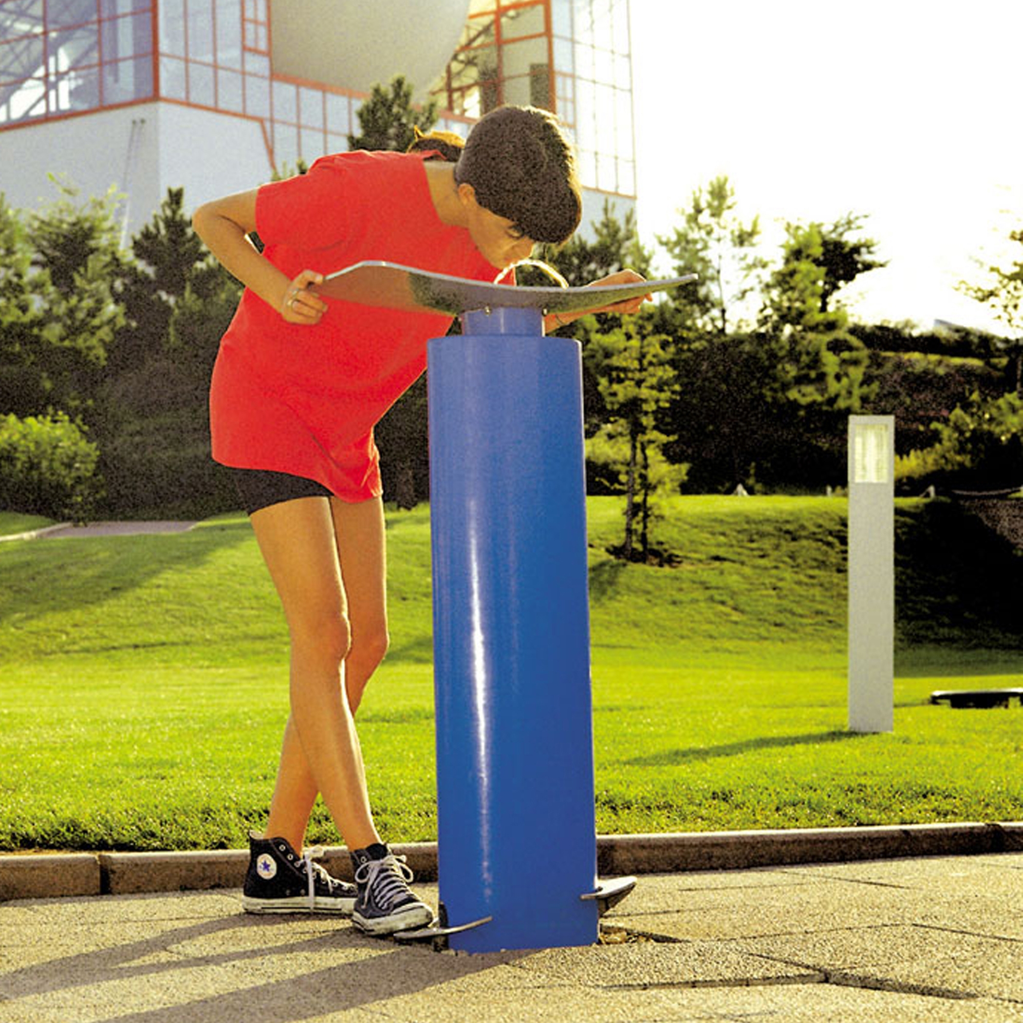 Display product Europe fountain on stand from manufacturer Concept Urbain