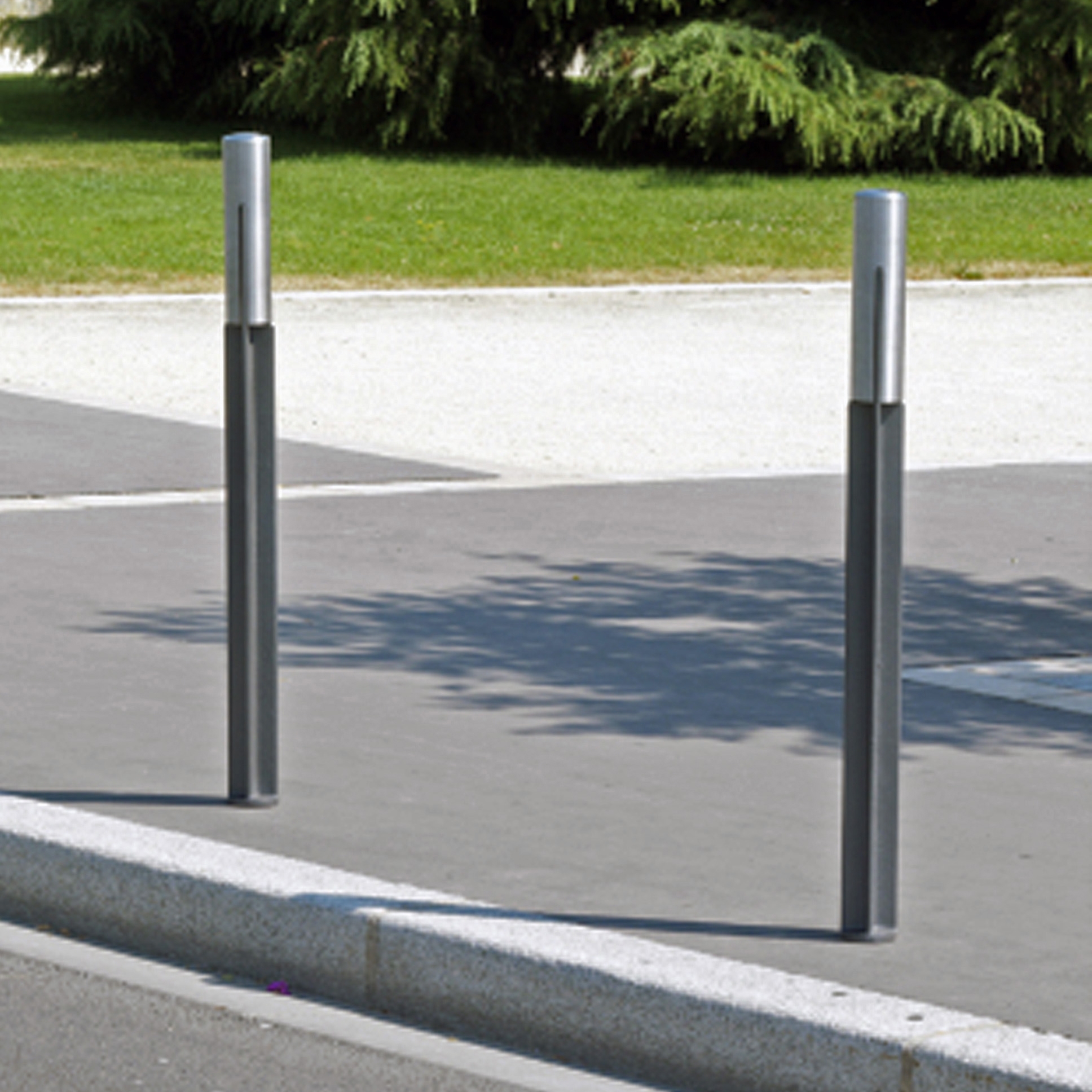 Display product Evéole post from manufacturer Concept Urbain