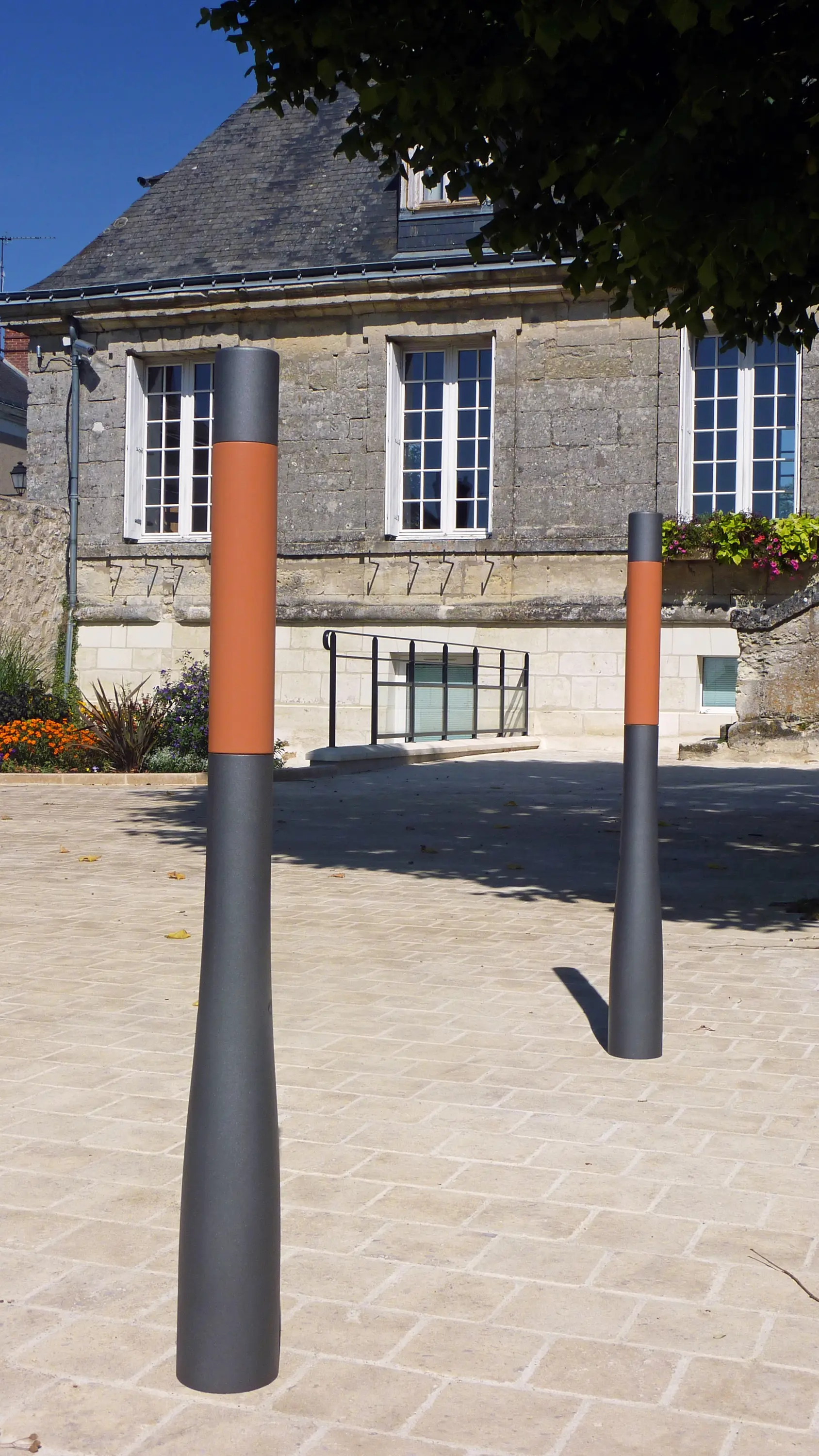 Concept Urbain - Or'a terracotta post