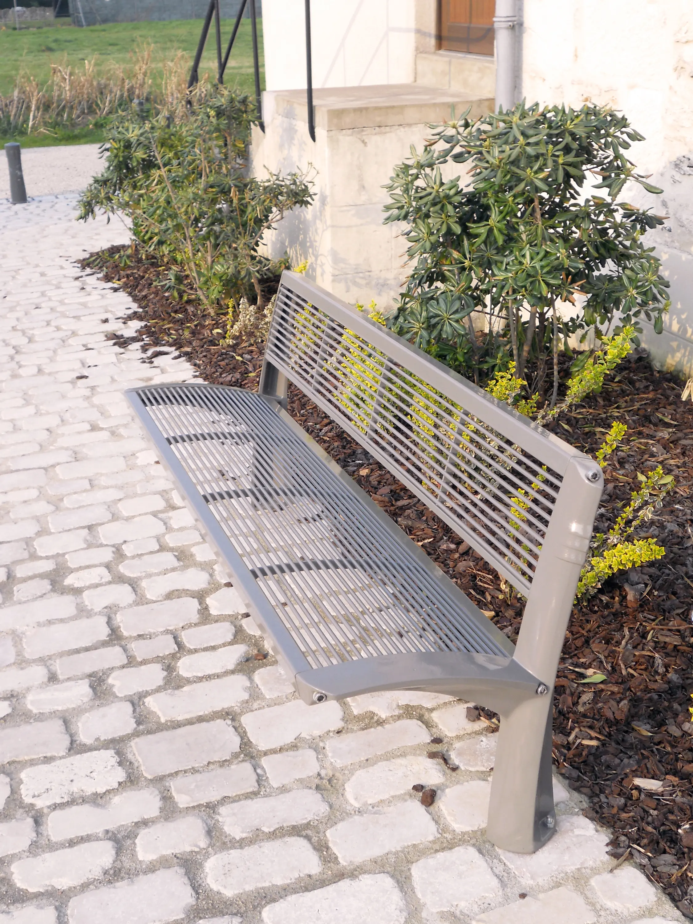Concept Urbain - Vesta mesh bench