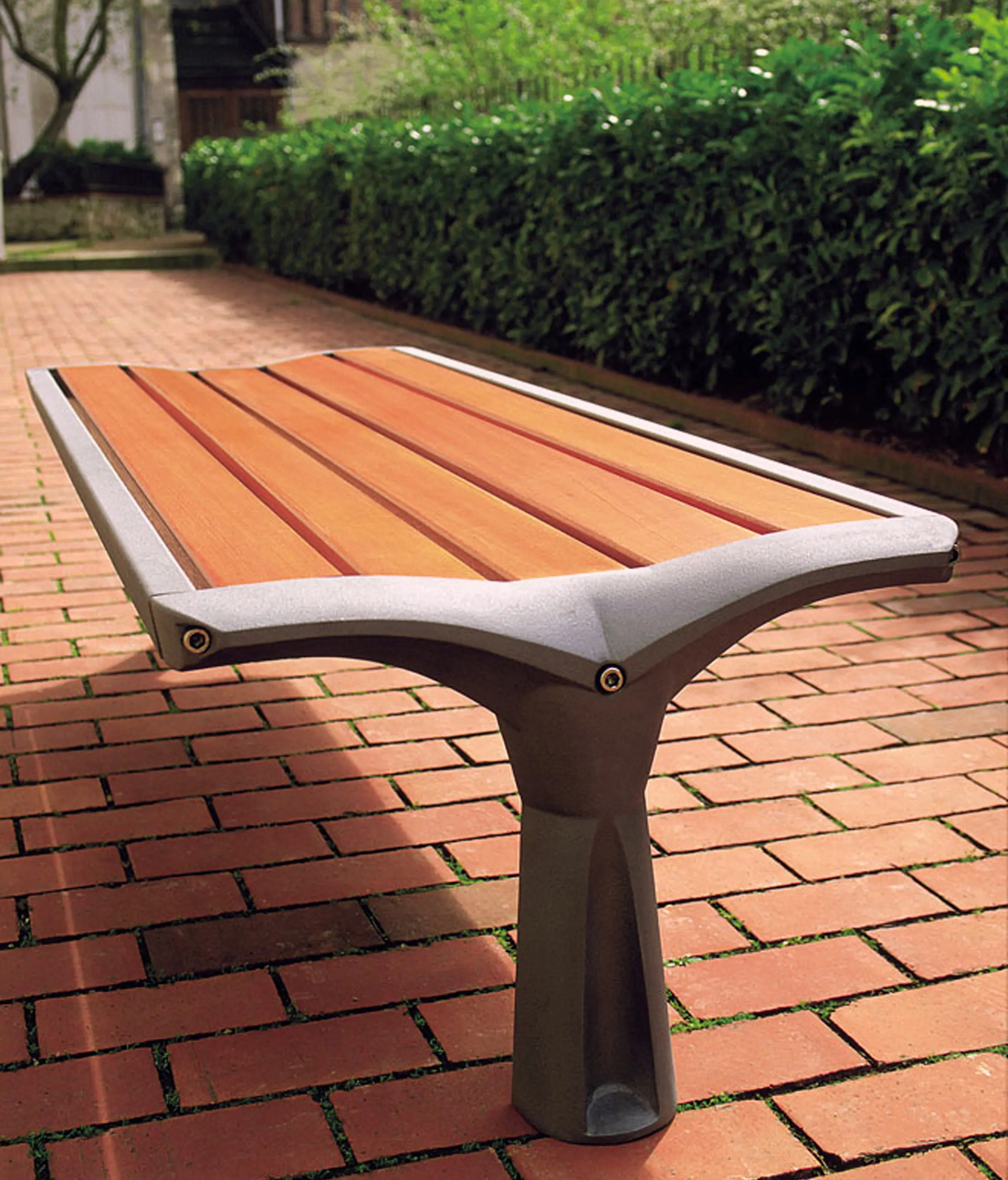 Concept Urbain - Vesta wooden backless bench