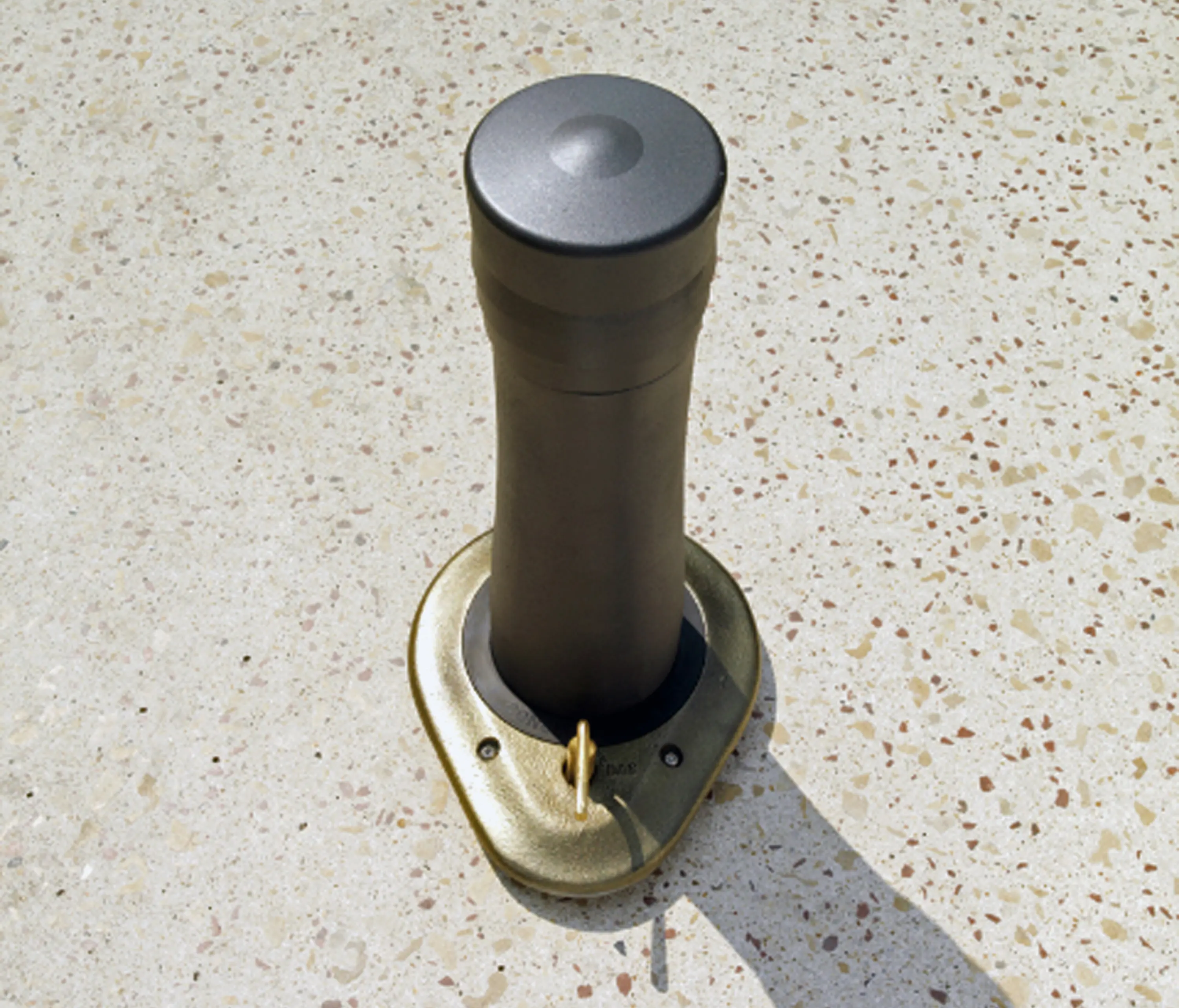 Concept Urbain - Vesta bollard T54 retractable