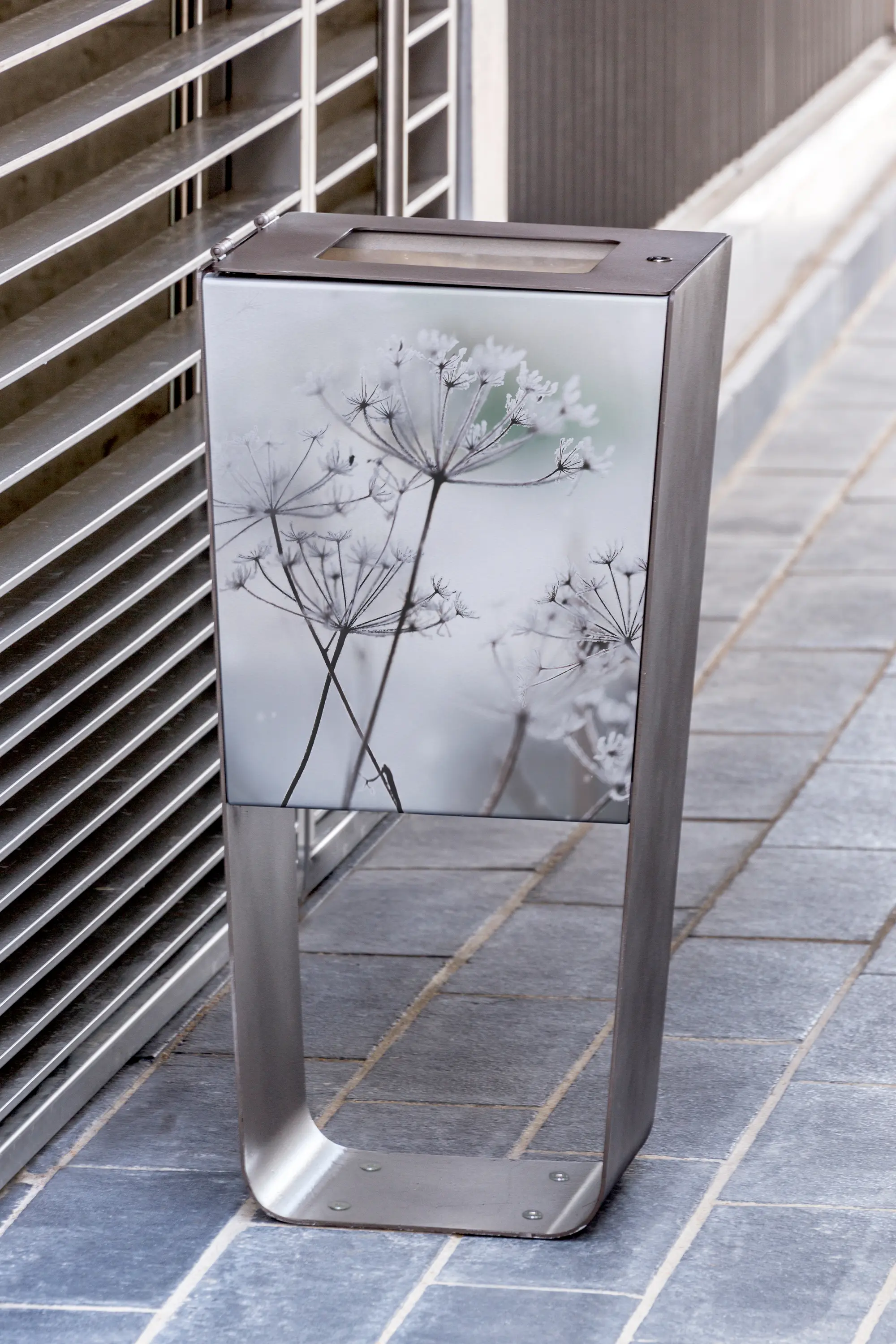 Concept Urbain - Karma customizable litter bin