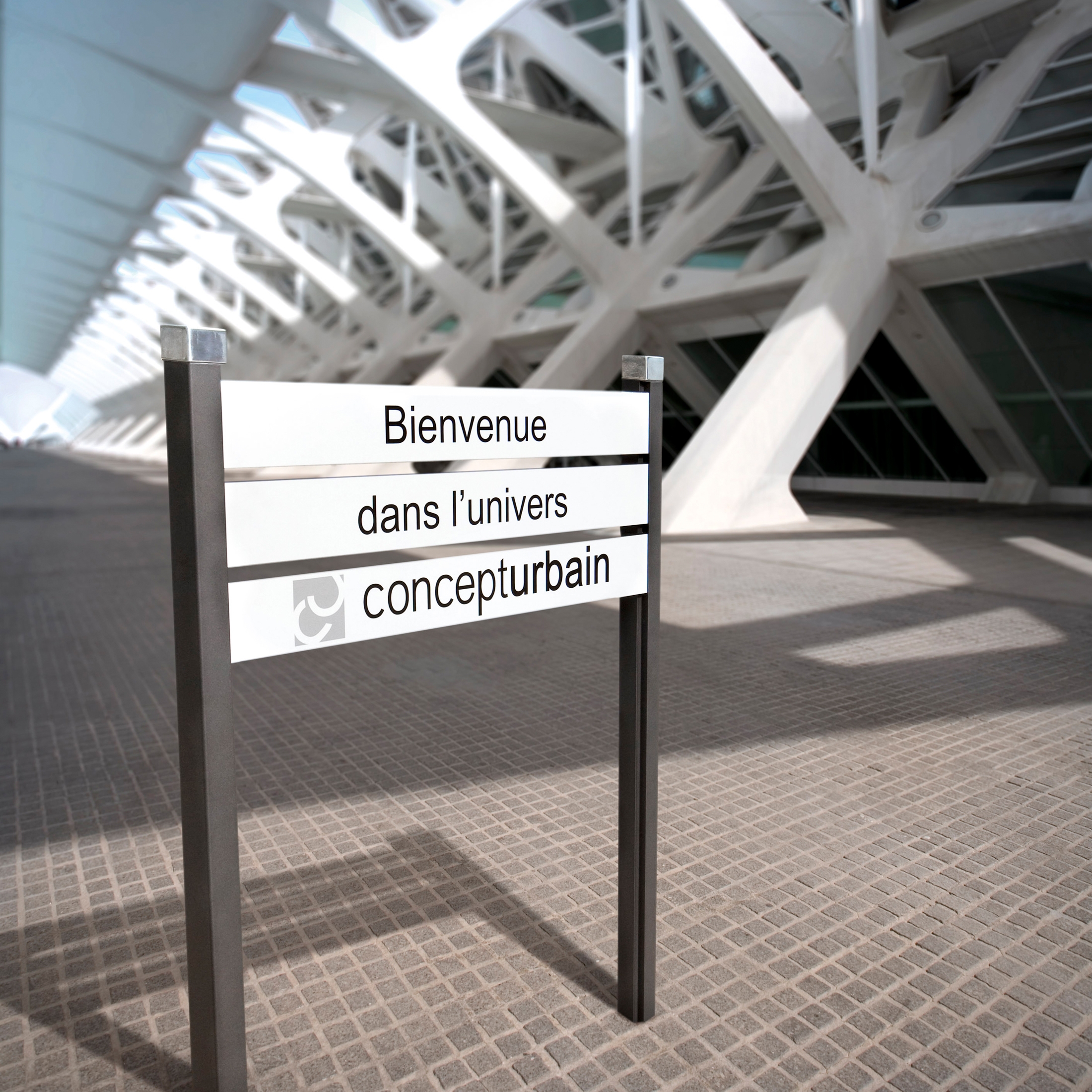 Display product Imawa single or double mast from manufacturer Concept Urbain