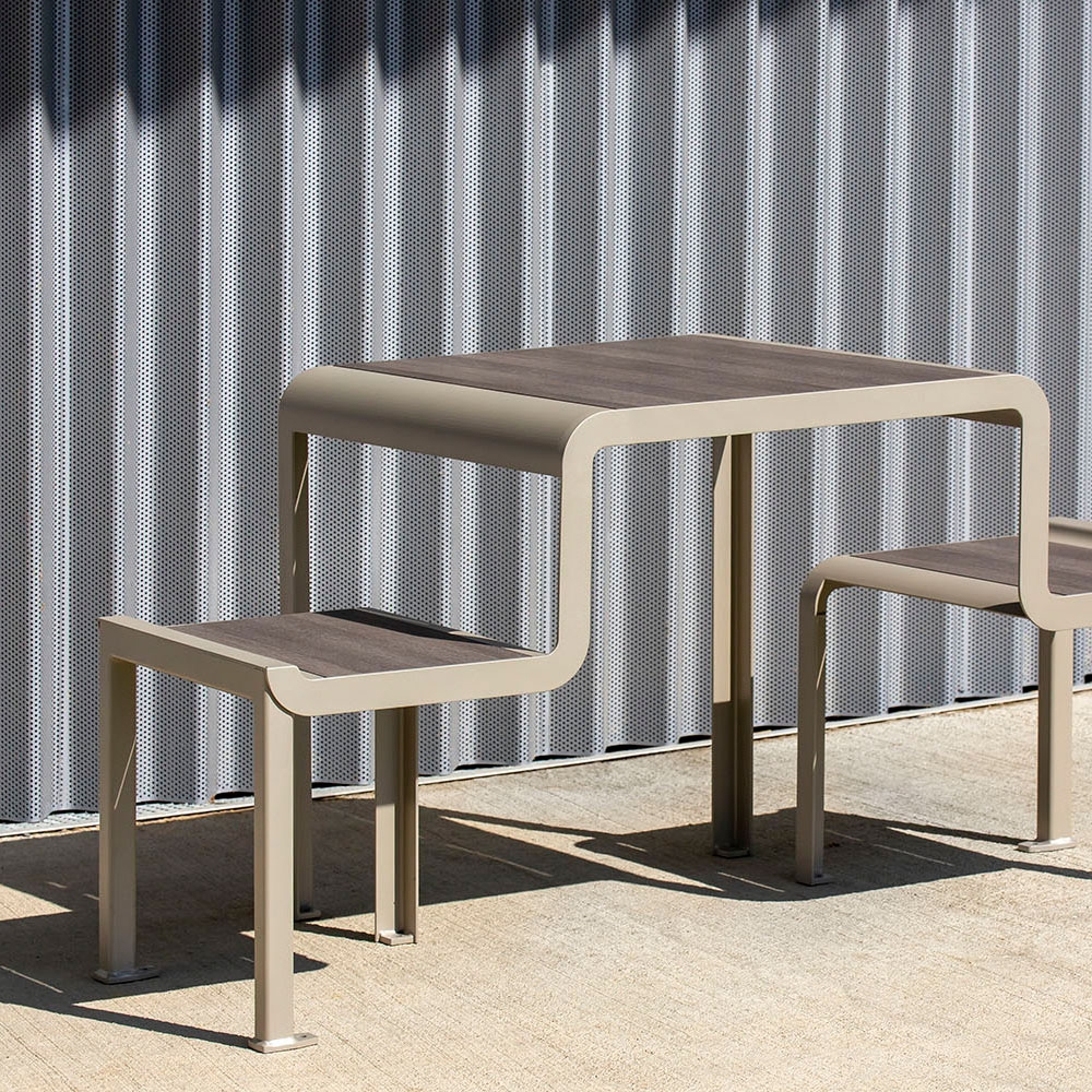 Display product Paosa Picnic table from manufacturer Concept Urbain