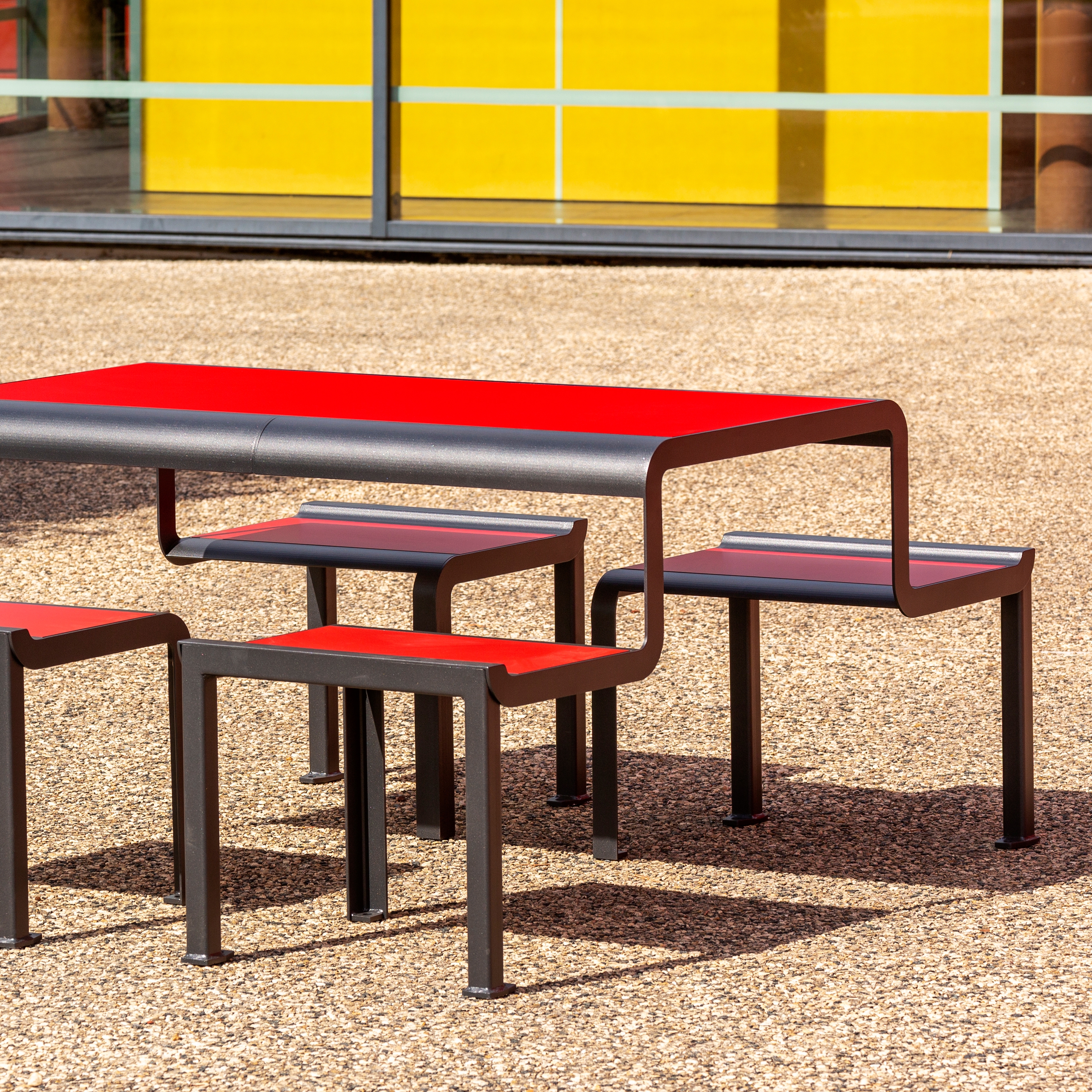 Display product Paosa Picnic table from manufacturer Concept Urbain
