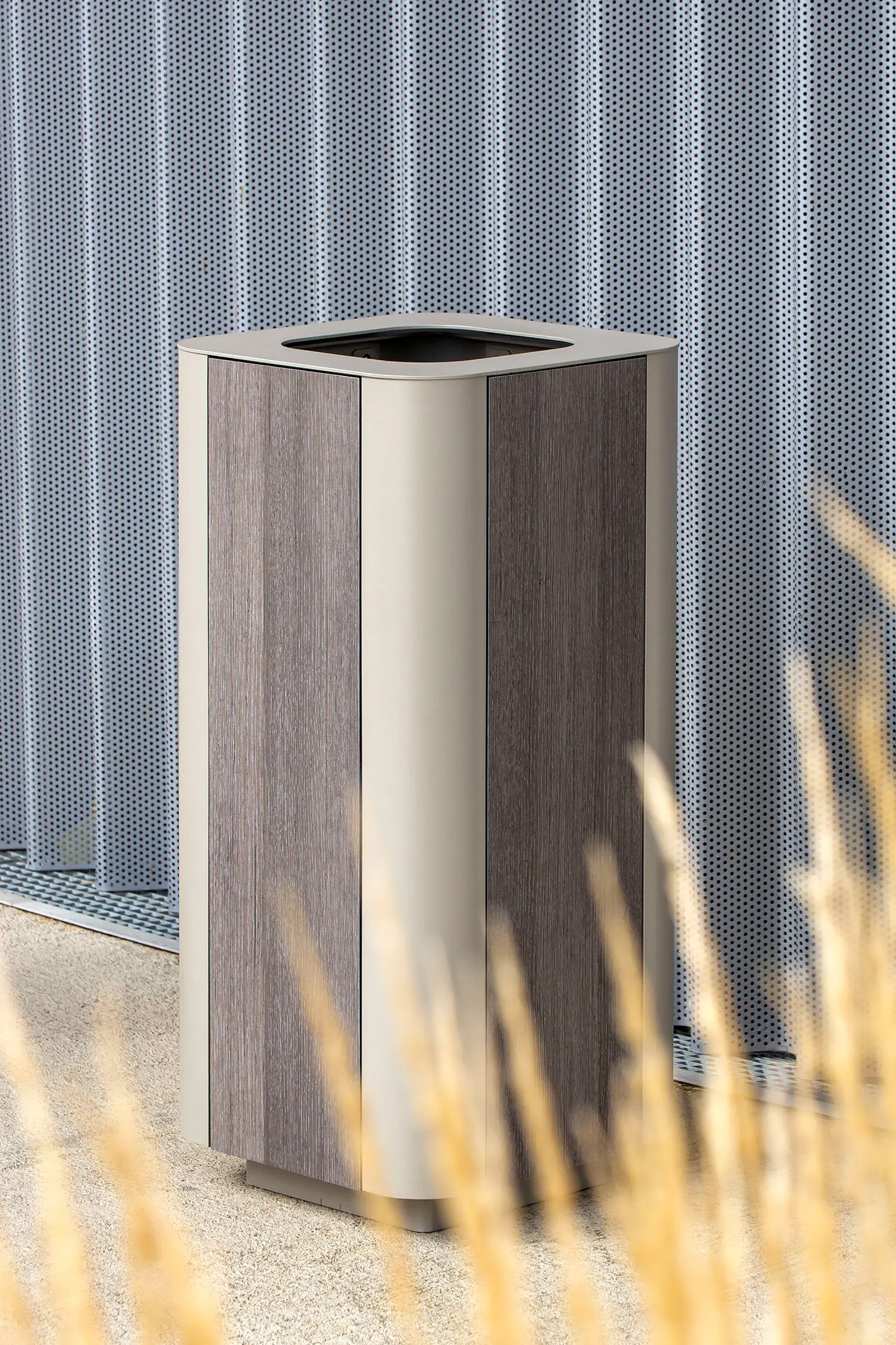 Concept Urbain - Paosa Square Litter Bin