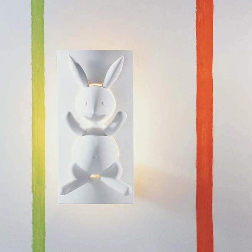 HUMEROUS WALL LAMPS