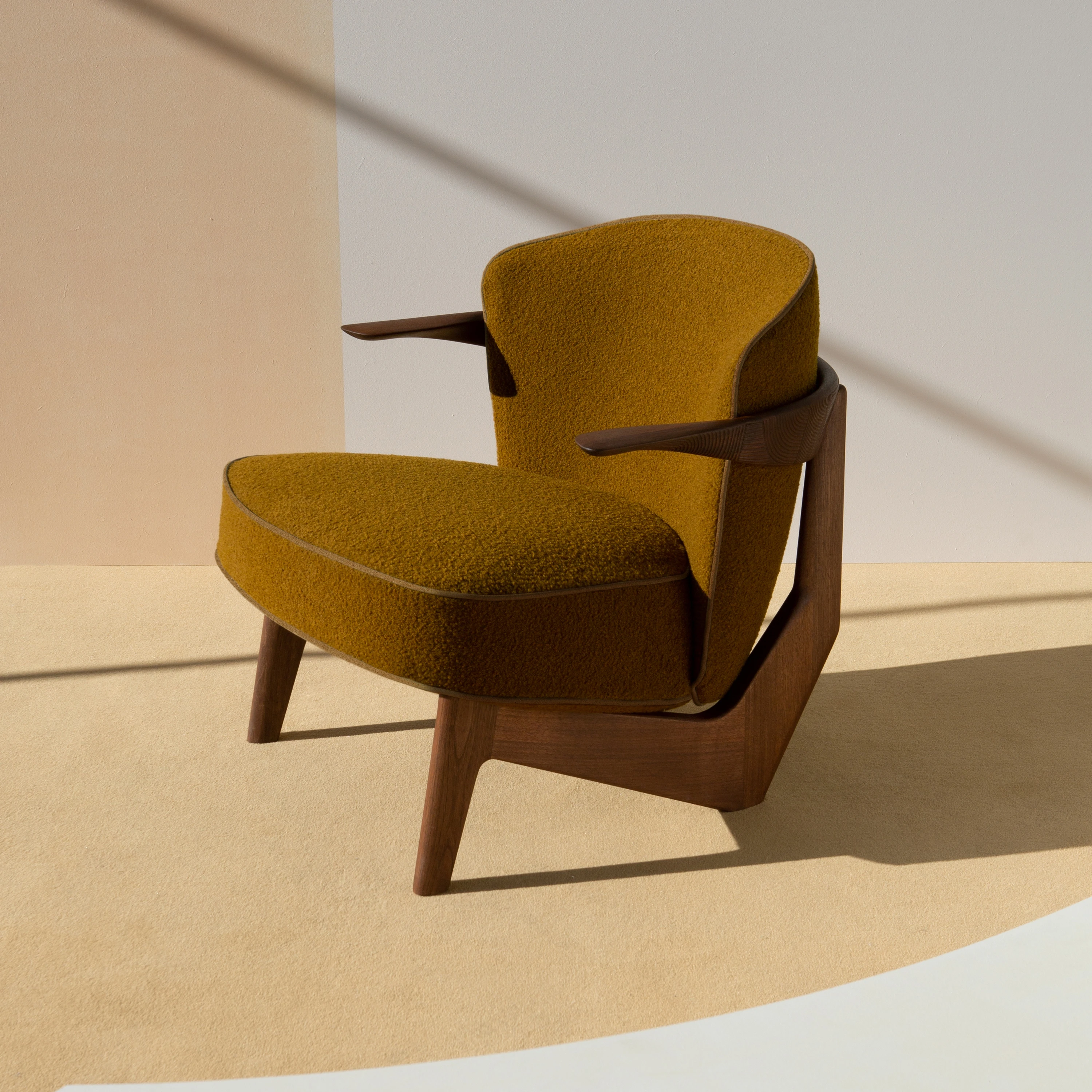 LOUNGE CHAIRS