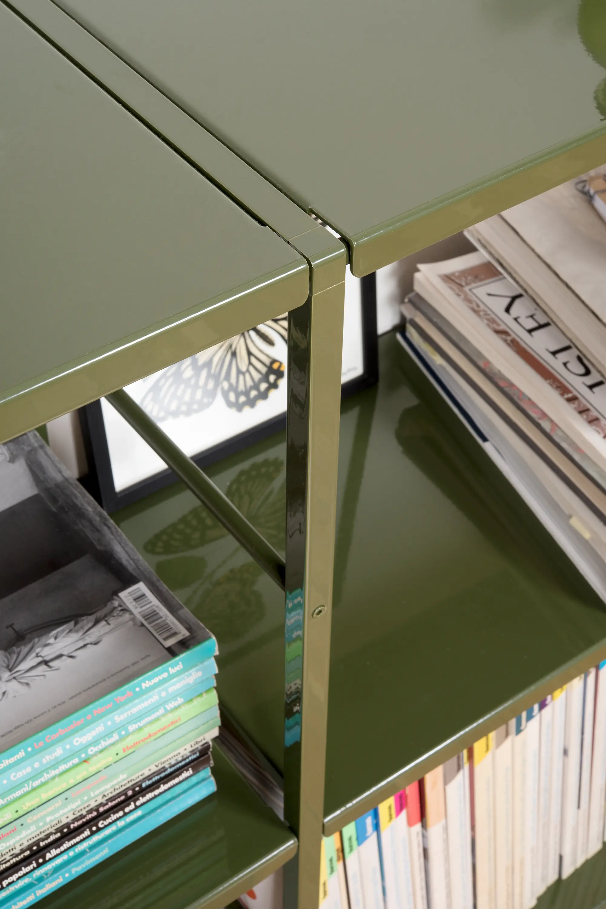 Kriptonite - K3+ Bookshelf