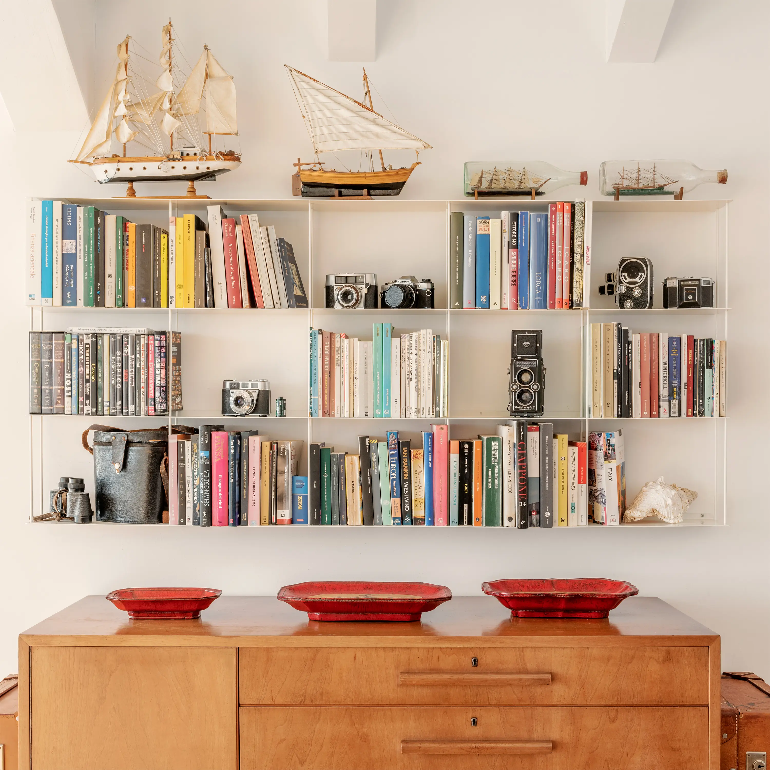 Kriptonite - Krossing Bookshelf