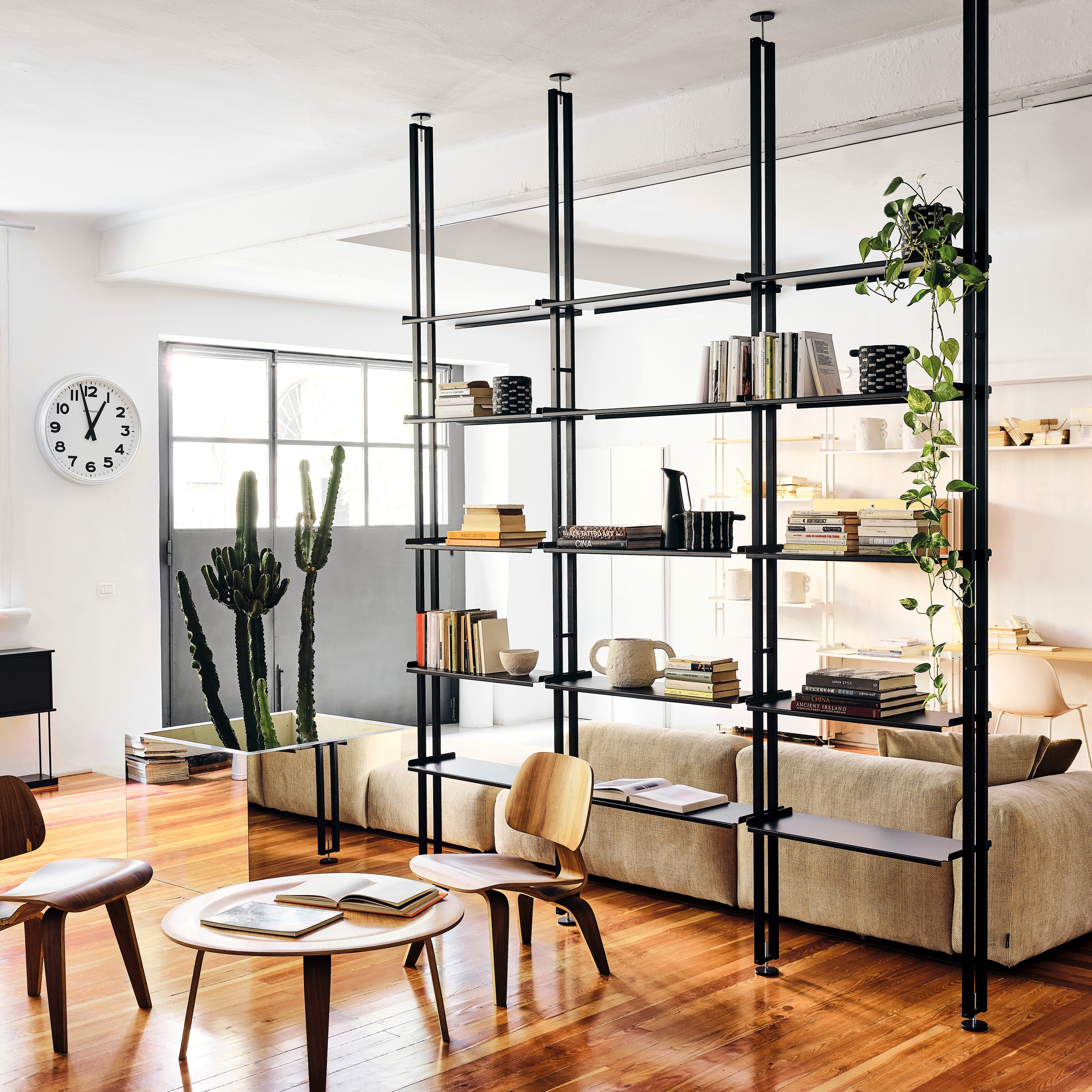Mostra il prodotto K2 Bookshelf del produttore Kriptonite