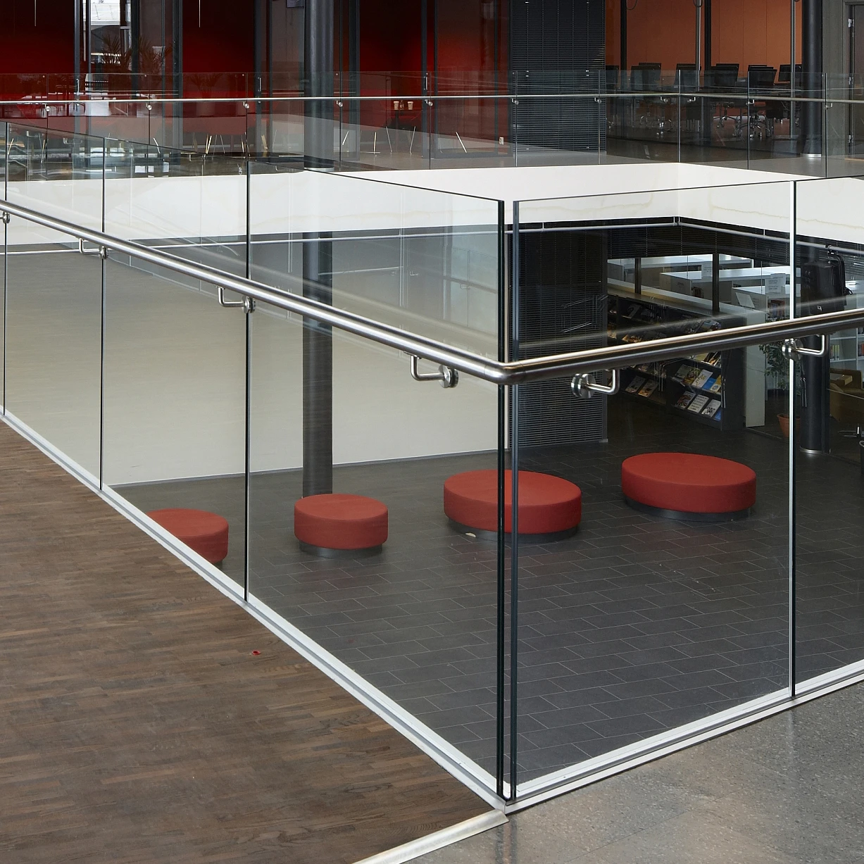 LK60 GLASS RAILINGS
