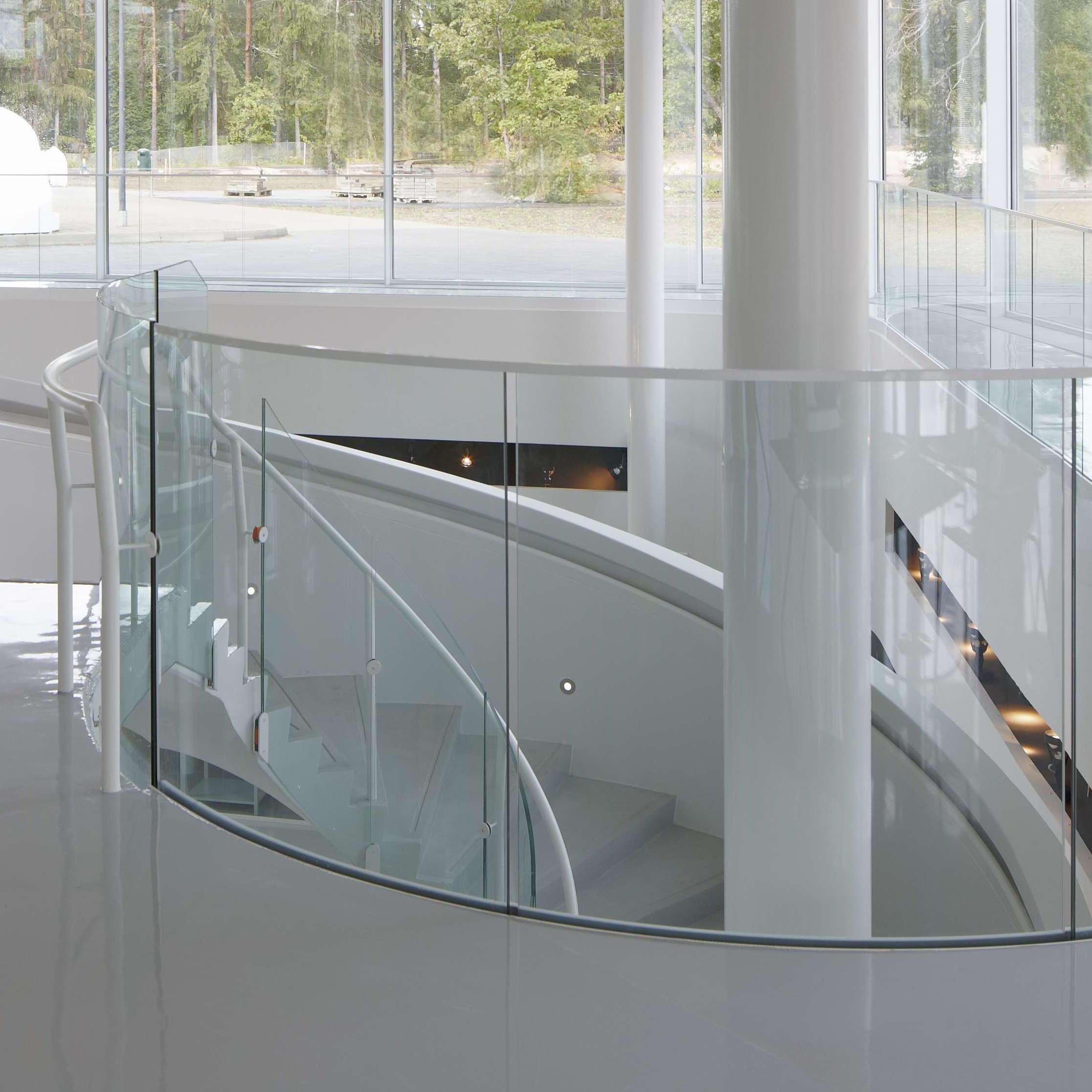 Display product LK60 curved glass railings from manufacturer Steelpro