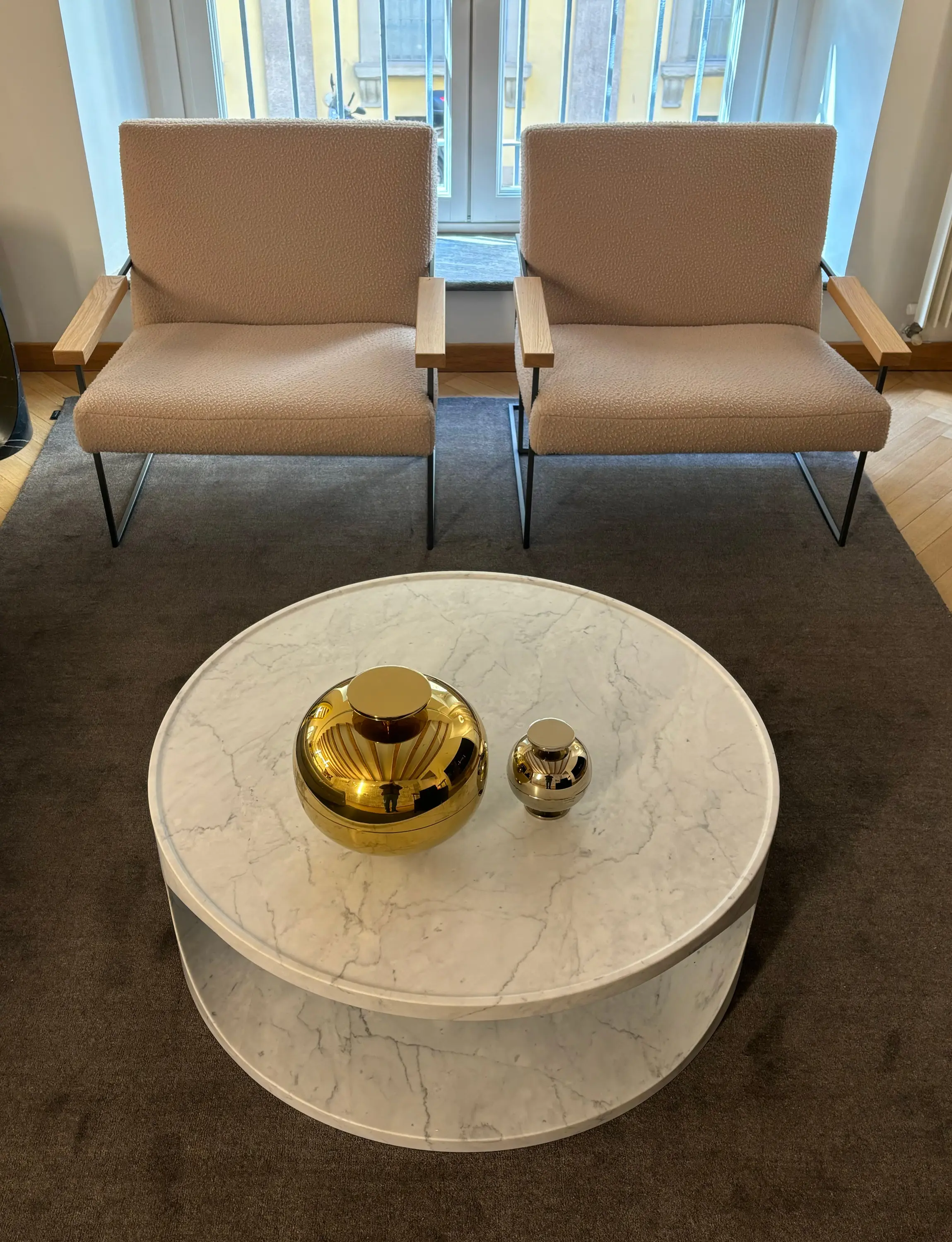 Eponimo - Tavolino Roll Carrara