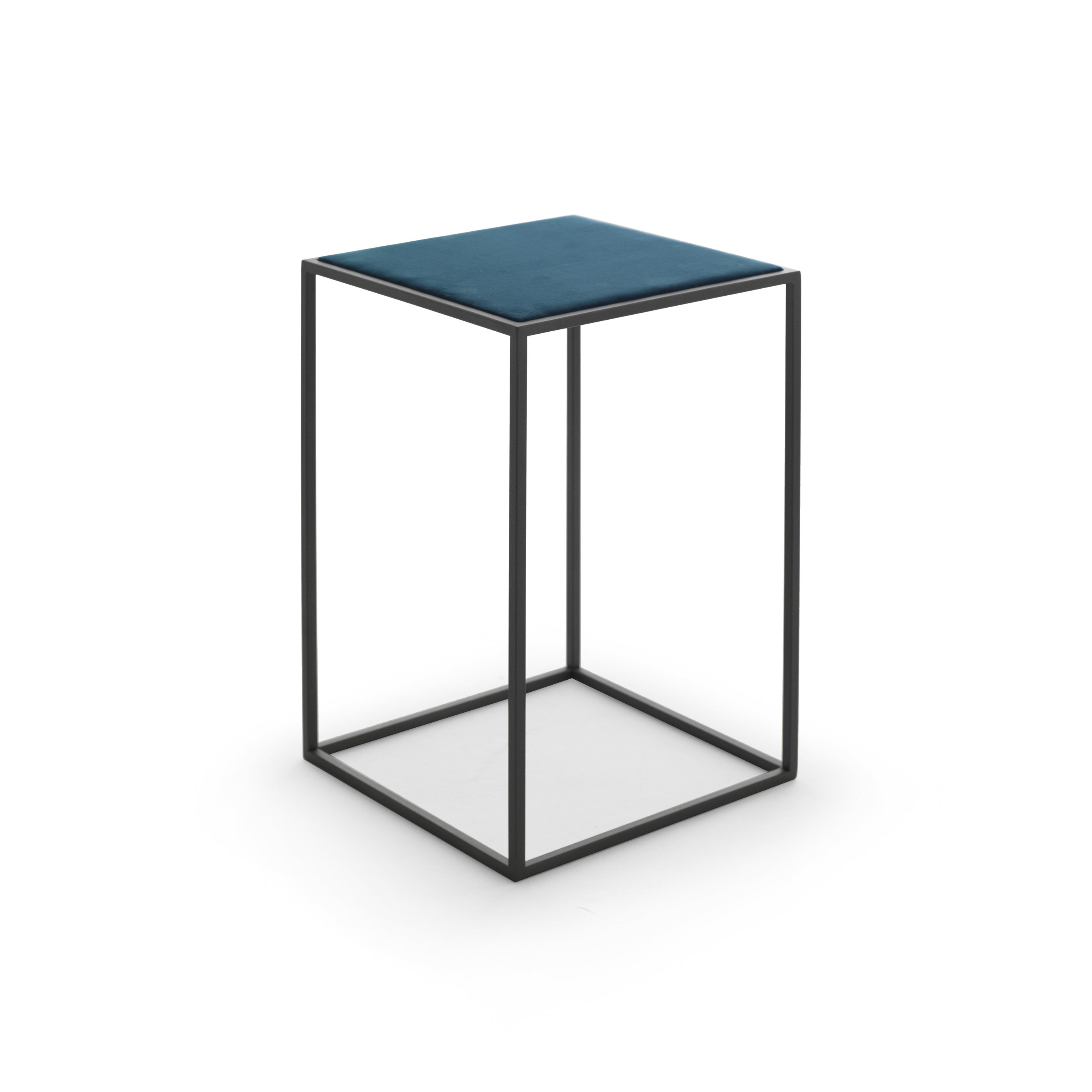 Display product Gotham side table tall from manufacturer Eponimo