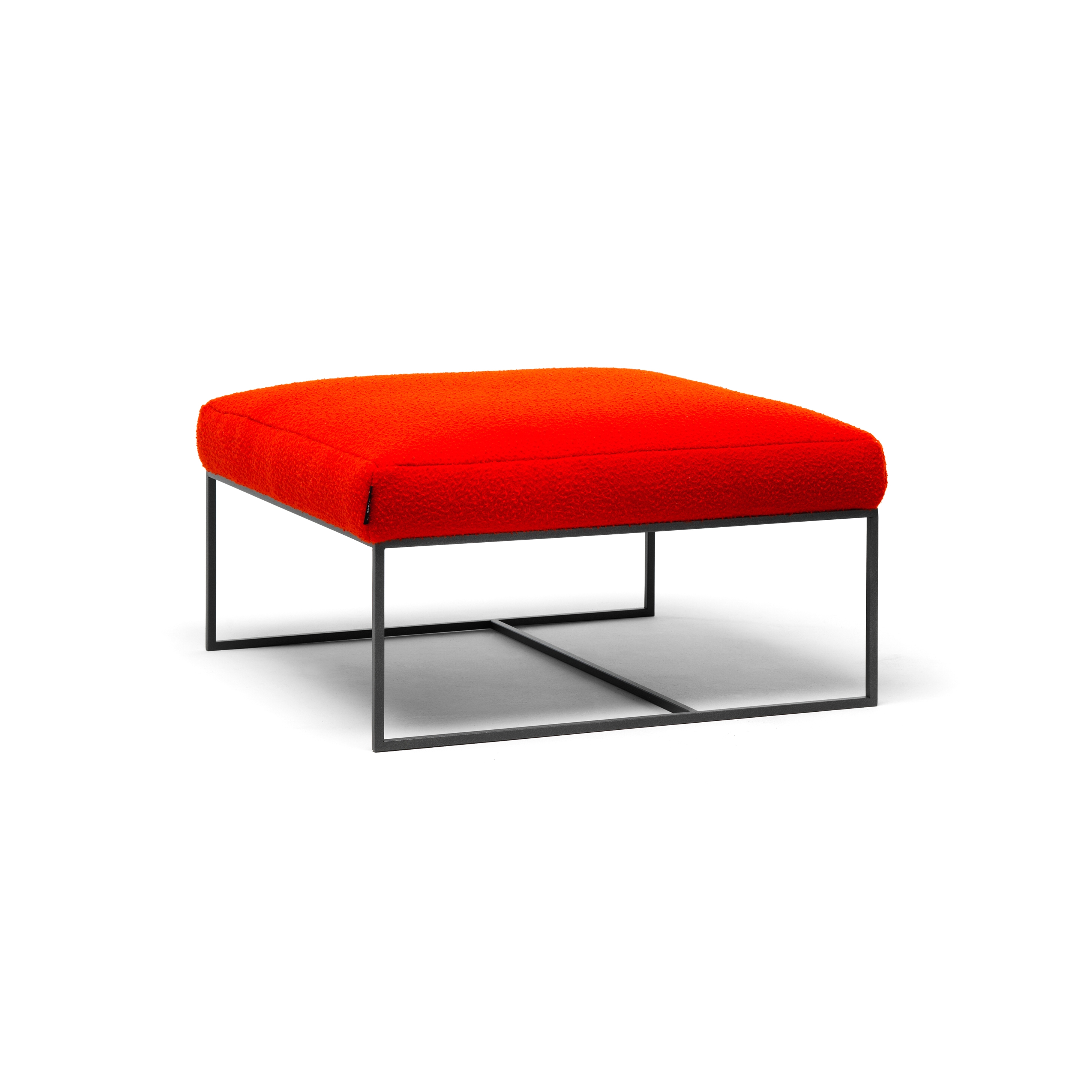Display product Gotham pouf from manufacturer Eponimo