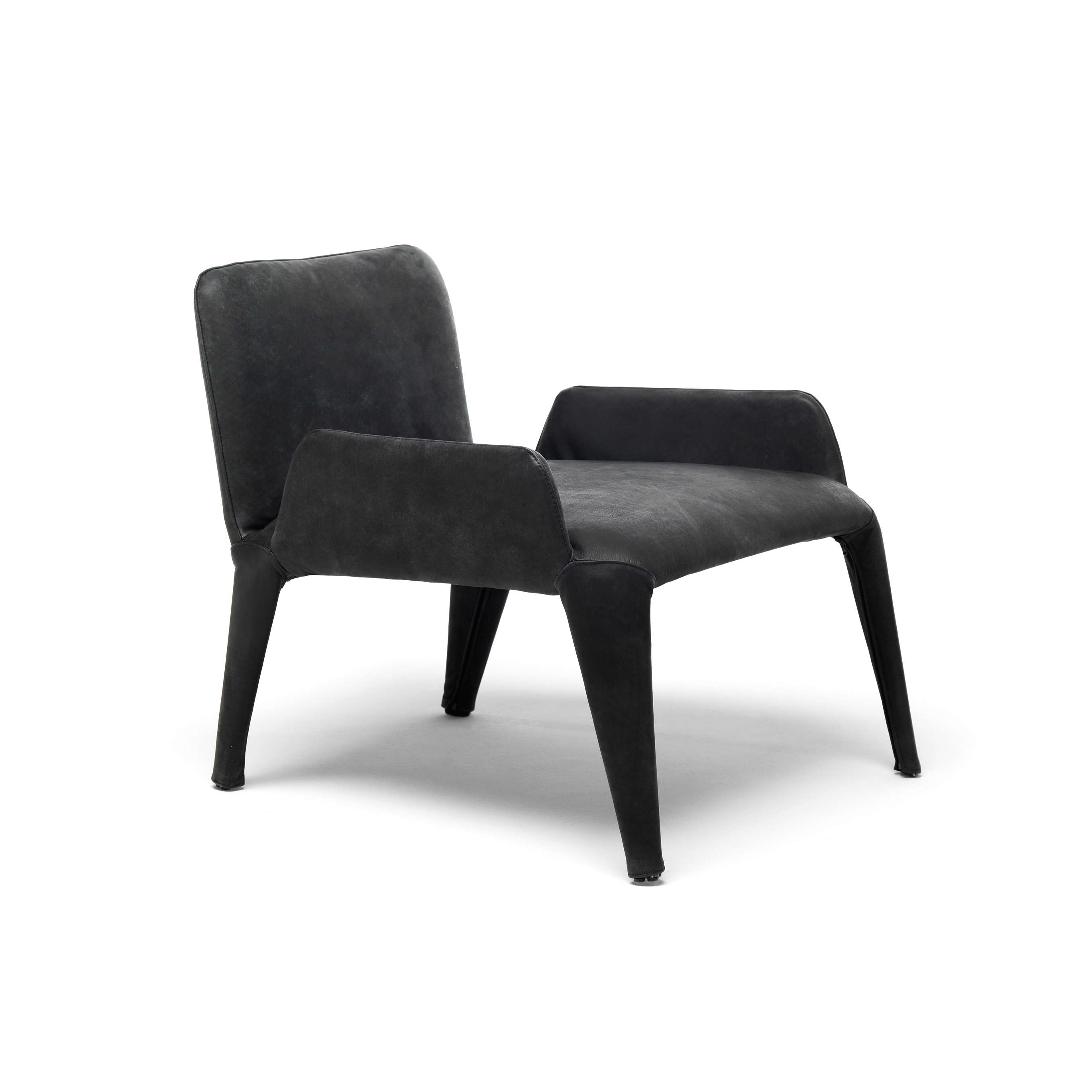 Display product Nova lounge chair with armrests in leather from manufacturer Eponimo