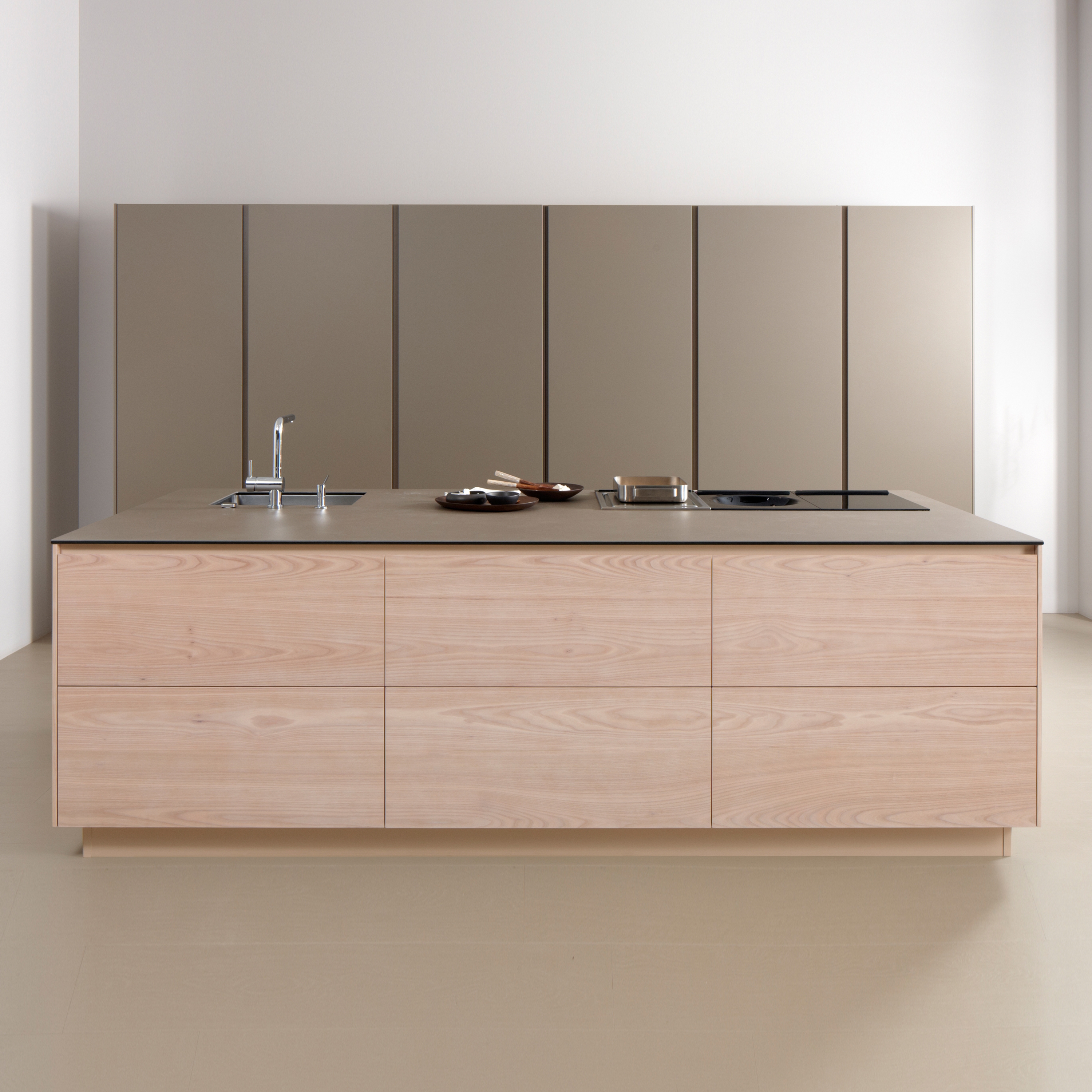 Serie 45 | Bleached elm