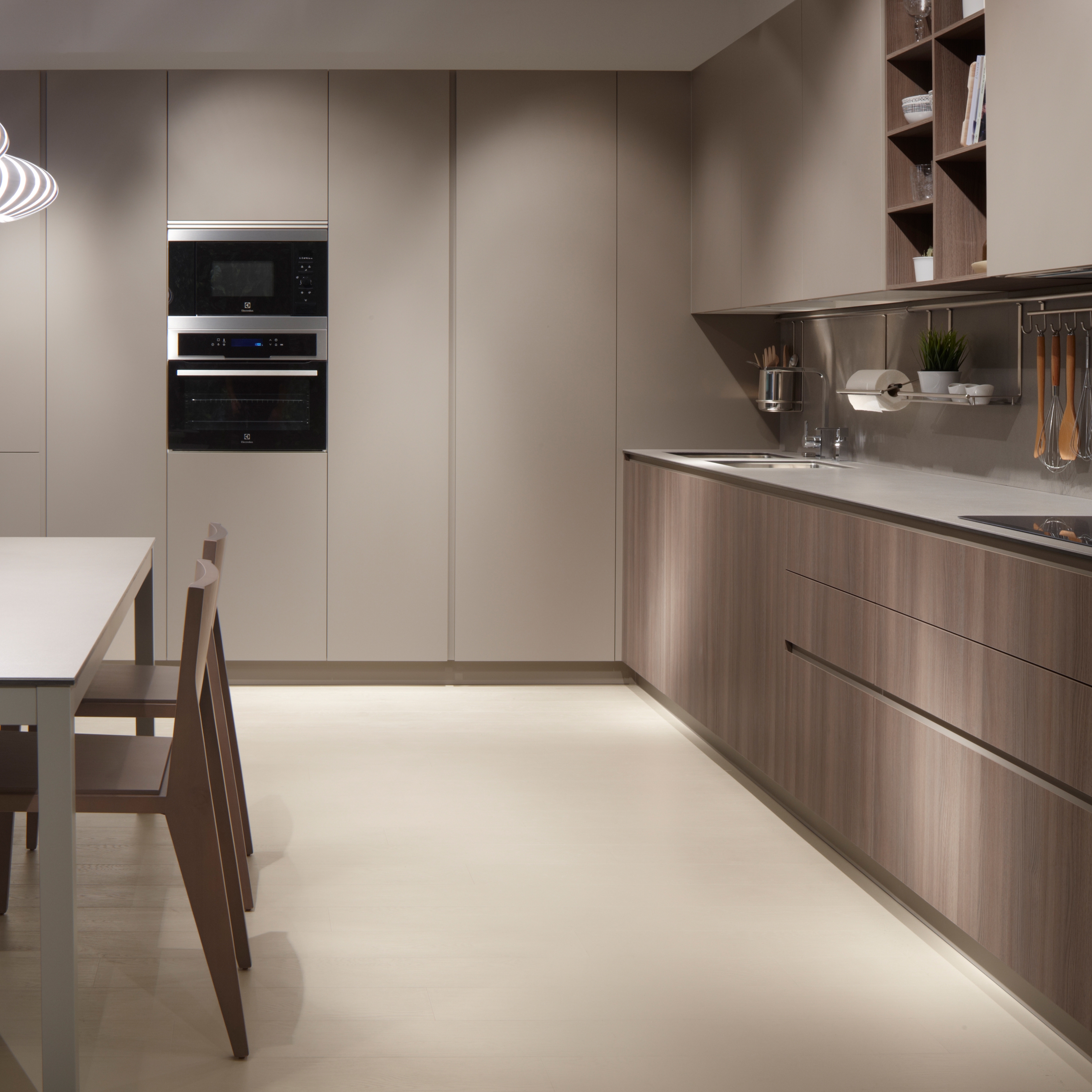 Serie 45 | Elm chocolate stone